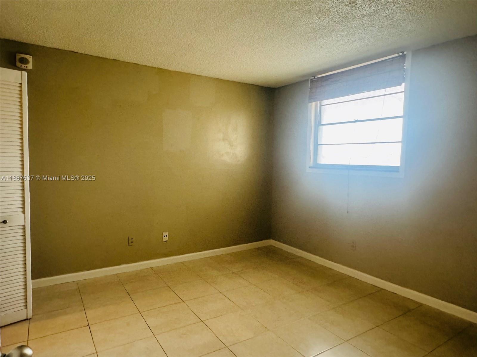 2000 NE 135th St #403, North Miami FL 33181