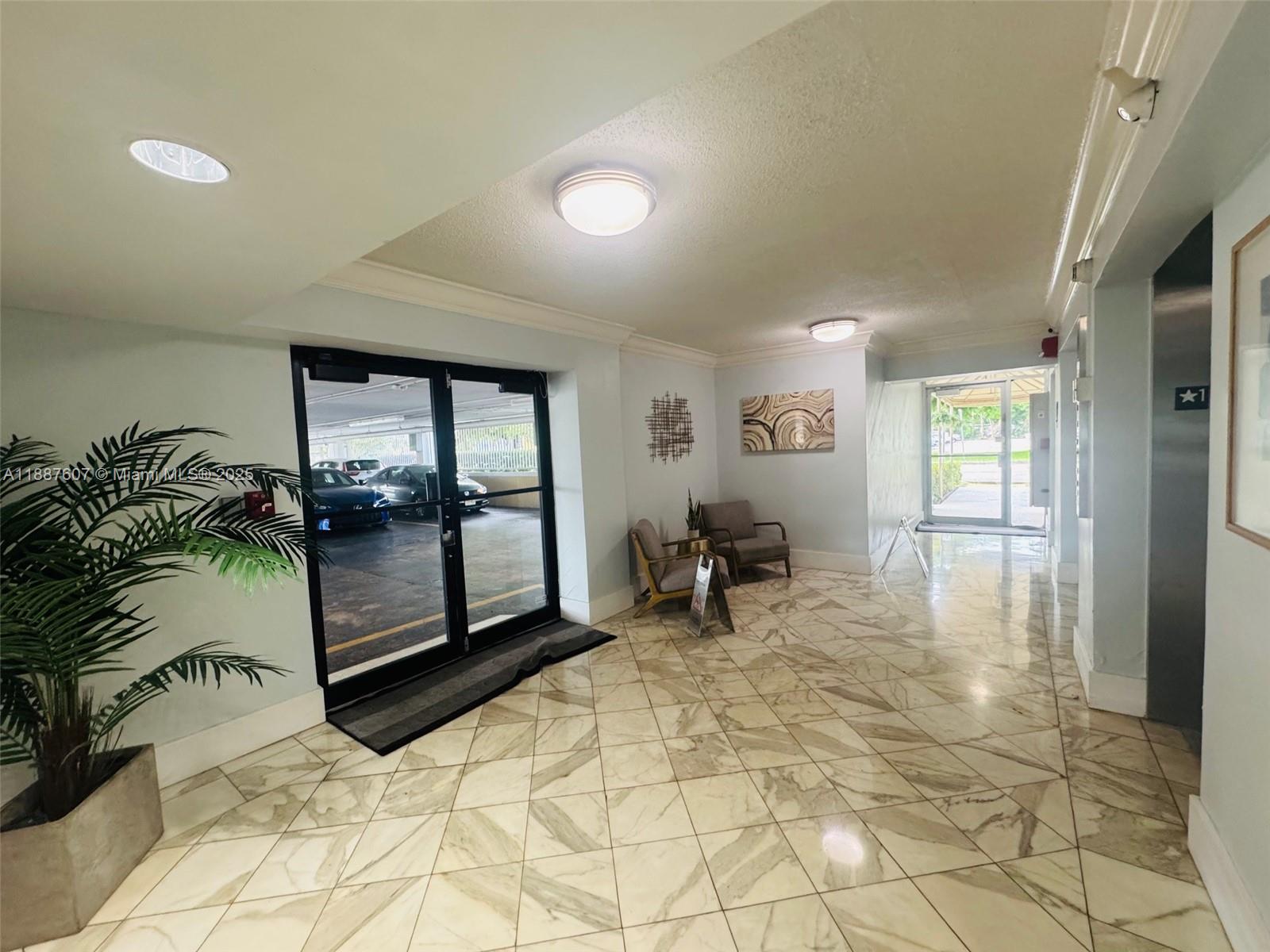 2000 NE 135th St #403, North Miami FL 33181