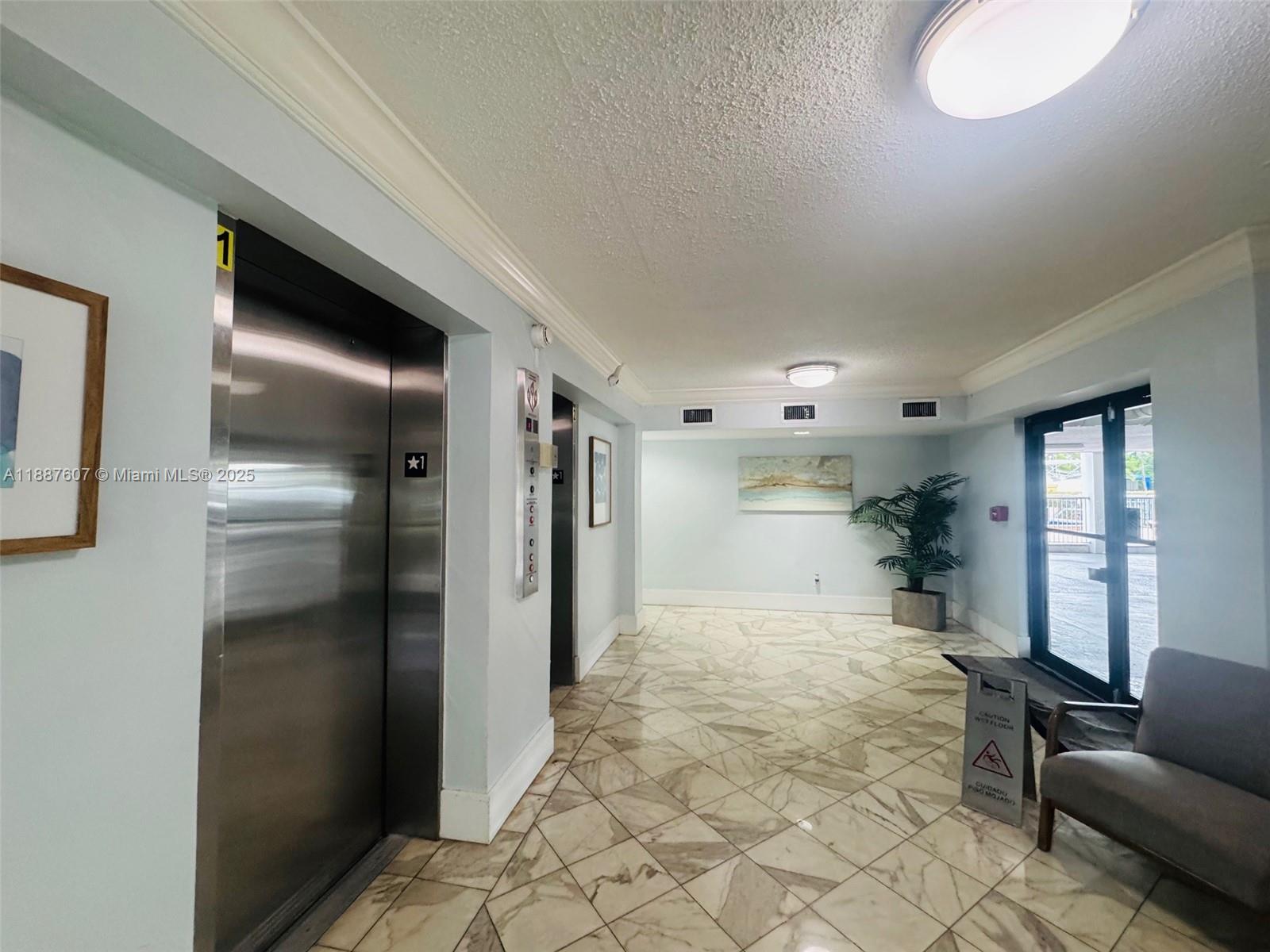 2000 NE 135th St #403, North Miami FL 33181