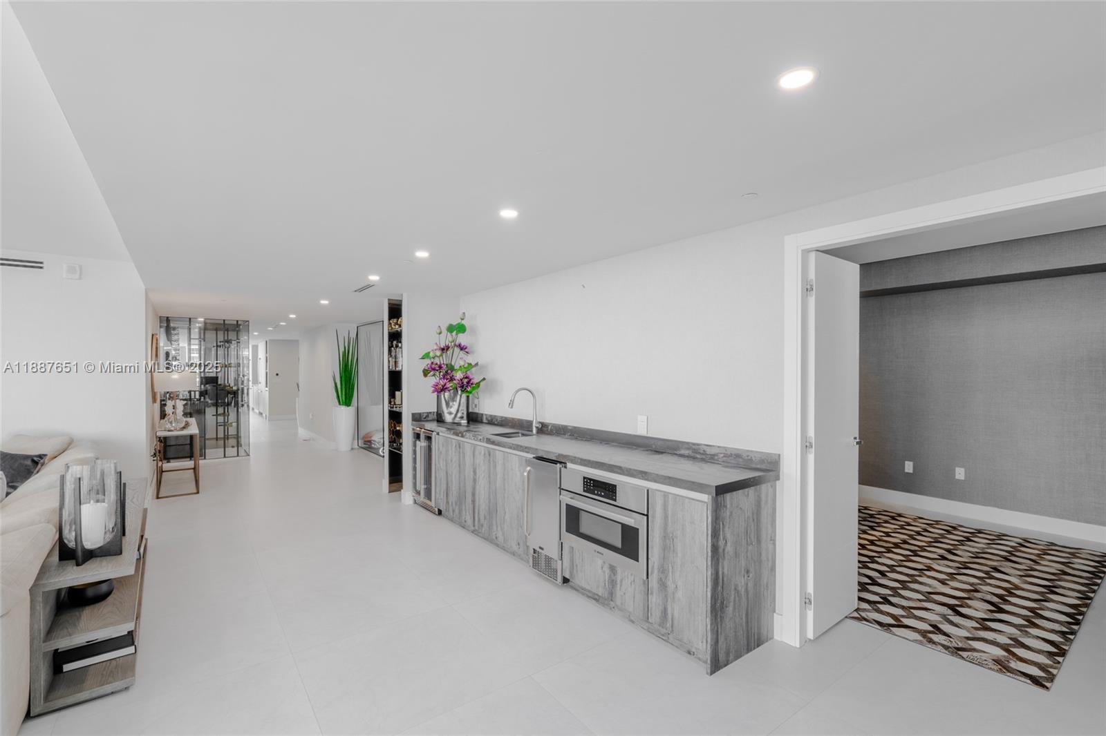 488 NE 18th St #2612/2615, Miami FL 33132