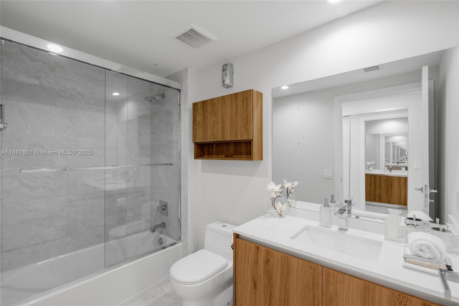 488 NE 18th St #2612/2615, Miami FL 33132