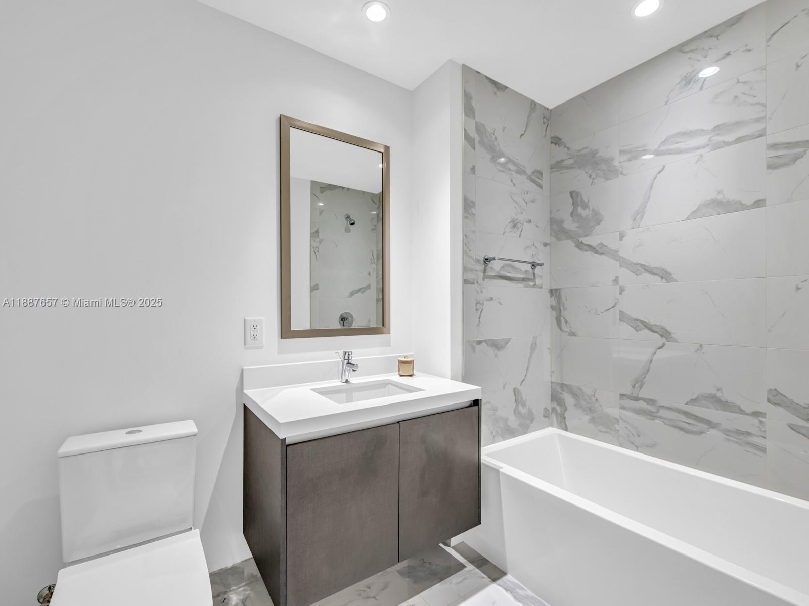851 NE 1st Ave #3201, Miami FL 33132
