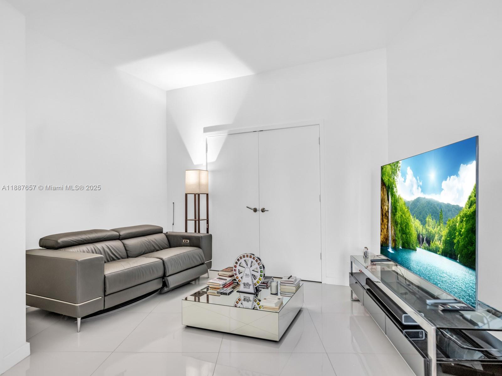 851 NE 1st Ave #3201, Miami FL 33132