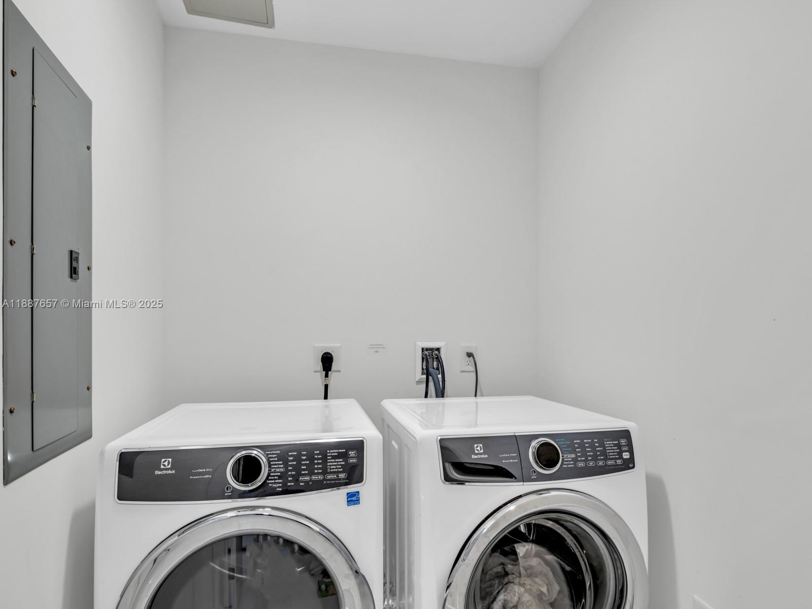 851 NE 1st Ave #3201, Miami FL 33132