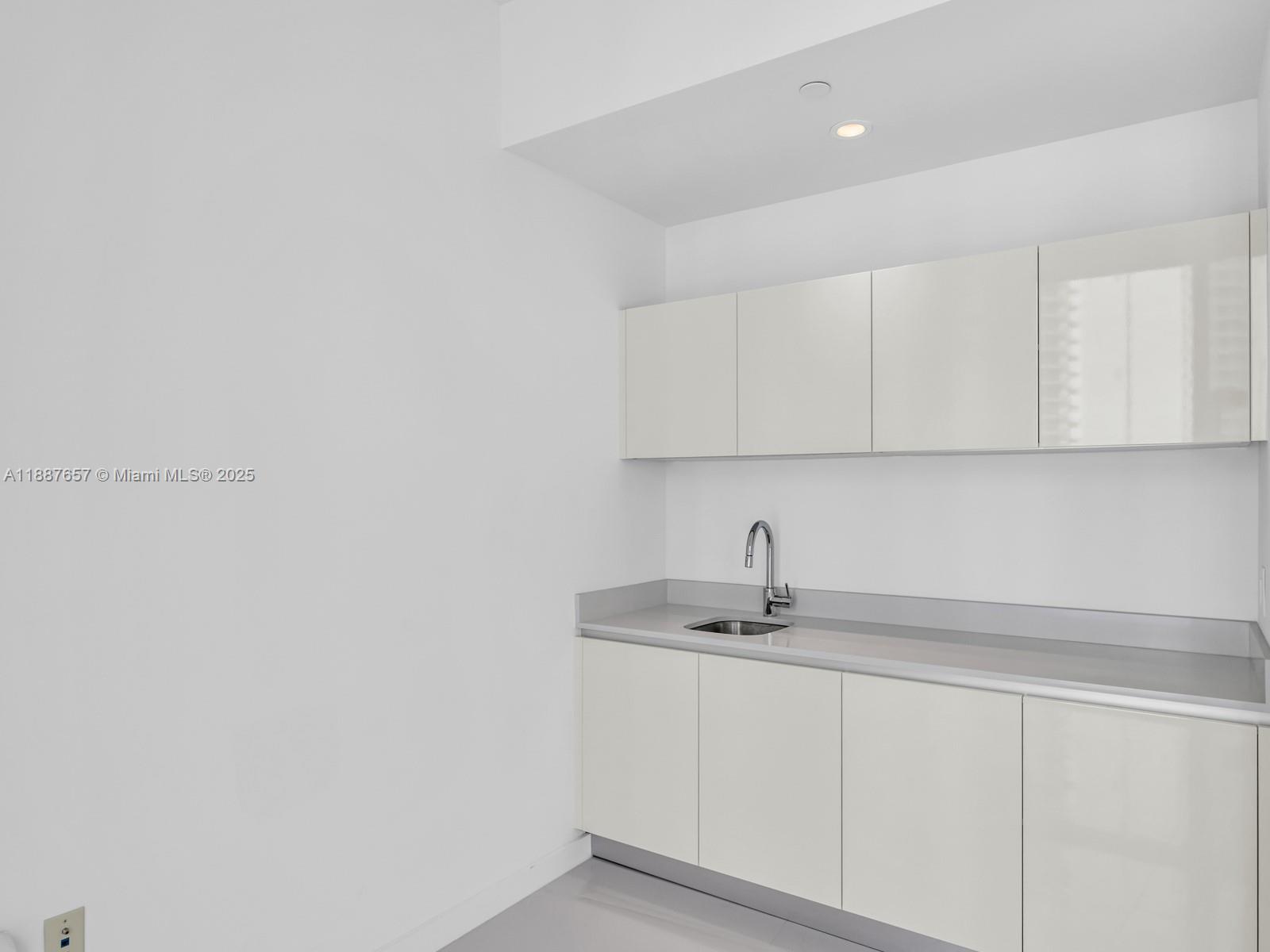 851 NE 1st Ave #3201, Miami FL 33132