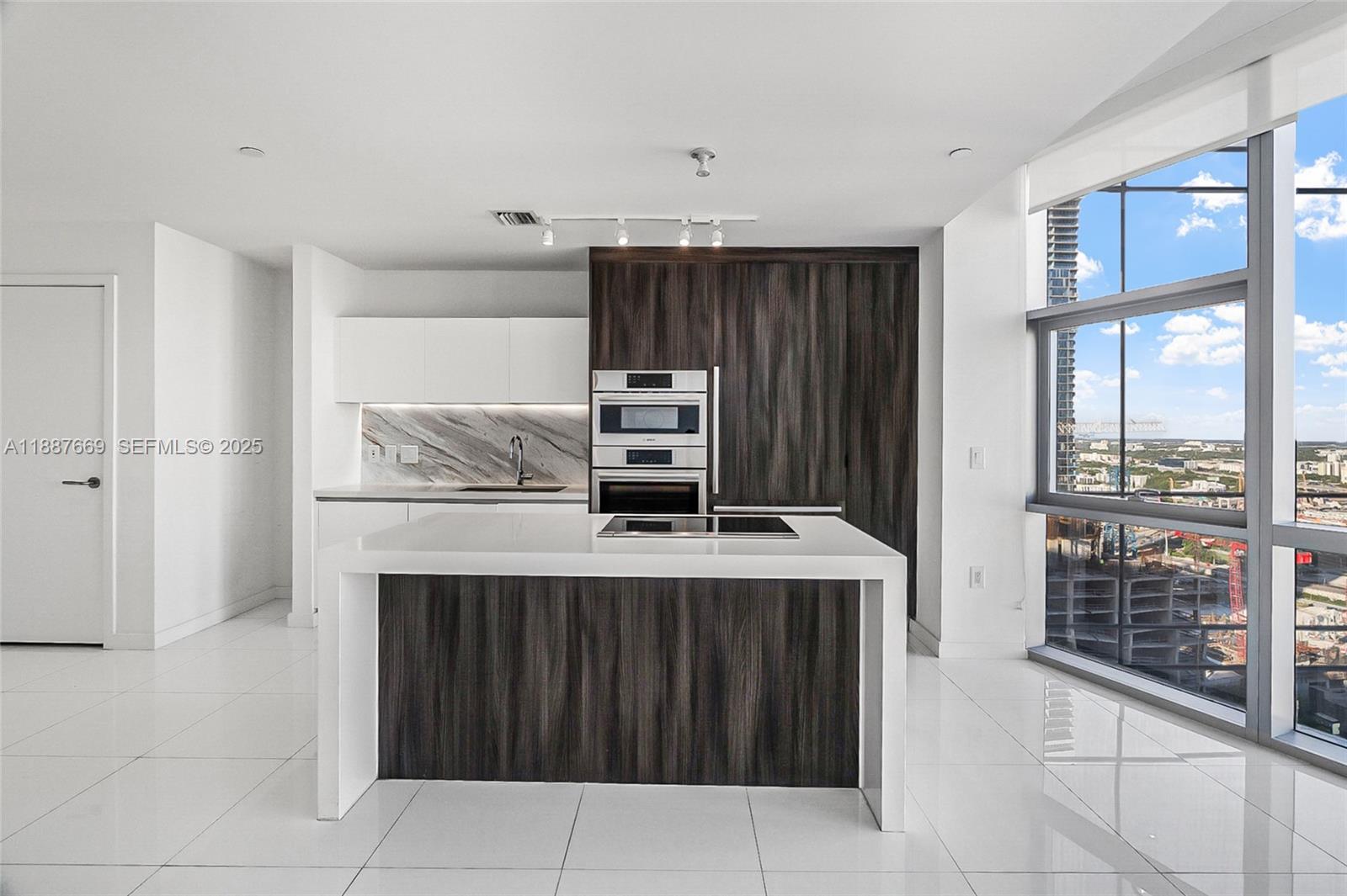 851 NE 1st Ave #2802, Miami FL 33132