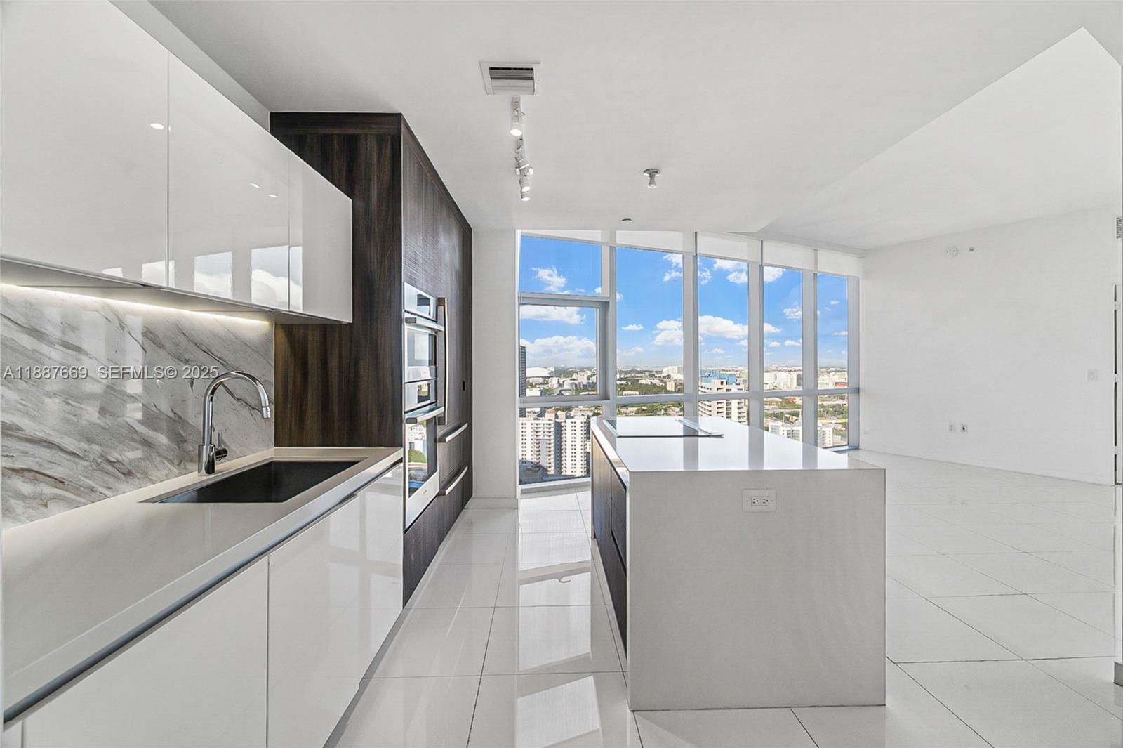851 NE 1st Ave #2802, Miami FL 33132