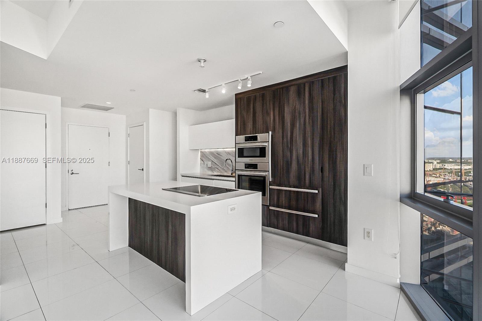 851 NE 1st Ave #2802, Miami FL 33132