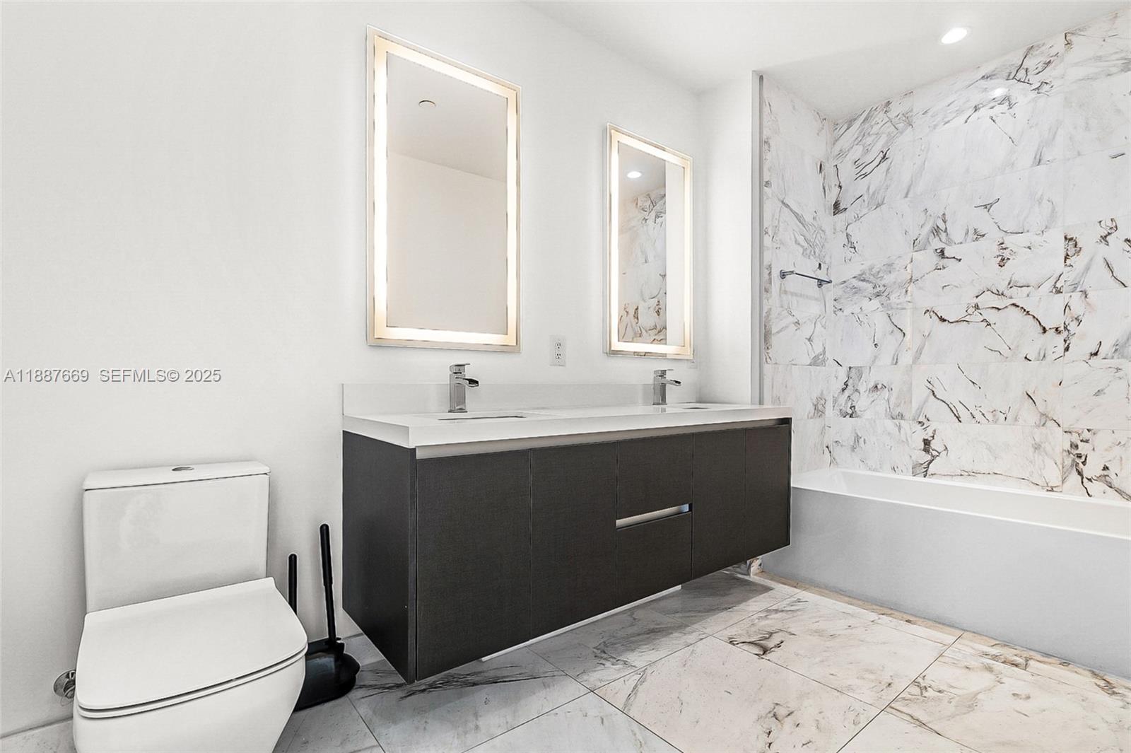 851 NE 1st Ave #2802, Miami FL 33132