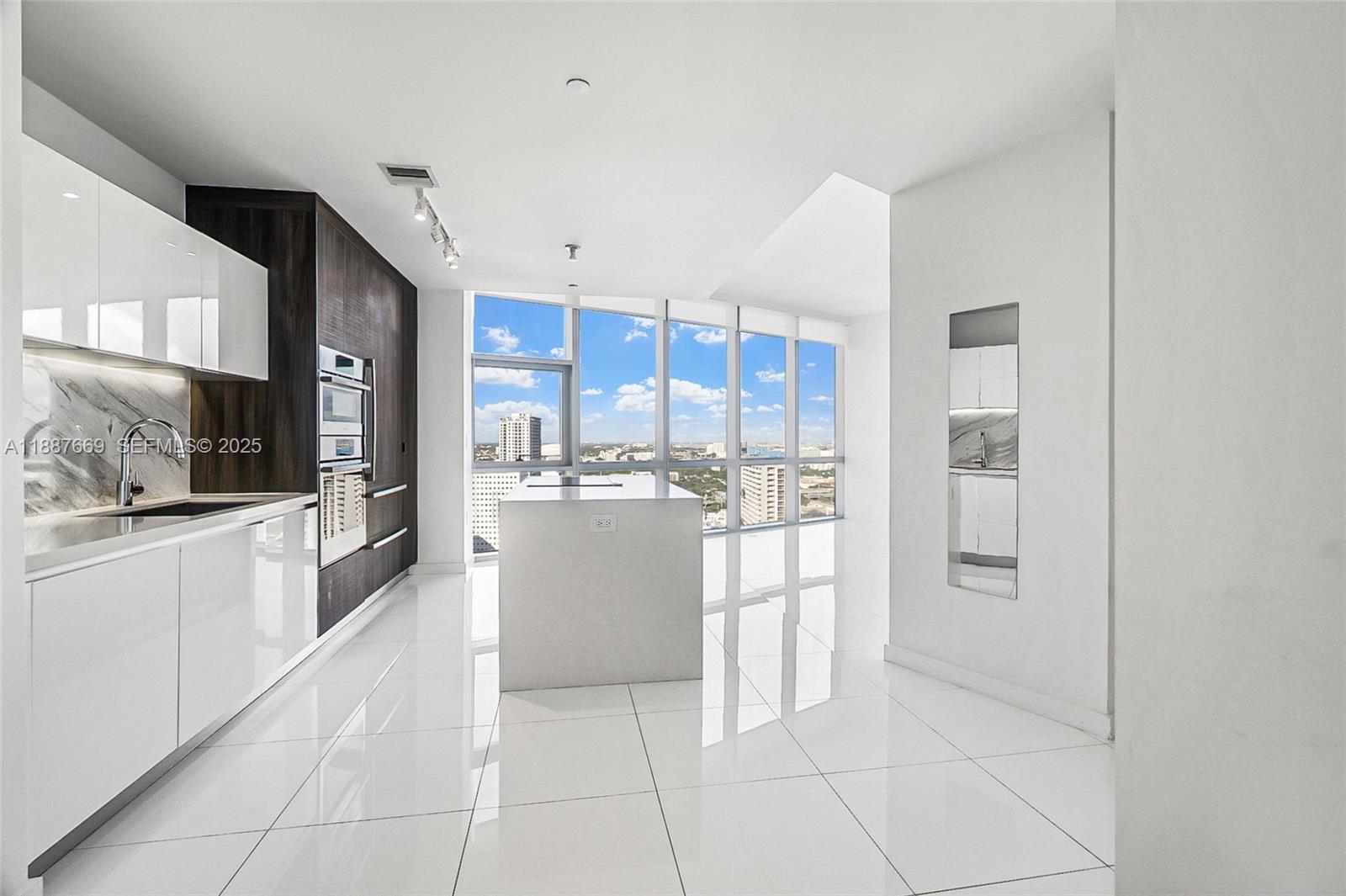 851 NE 1st Ave #2802, Miami FL 33132