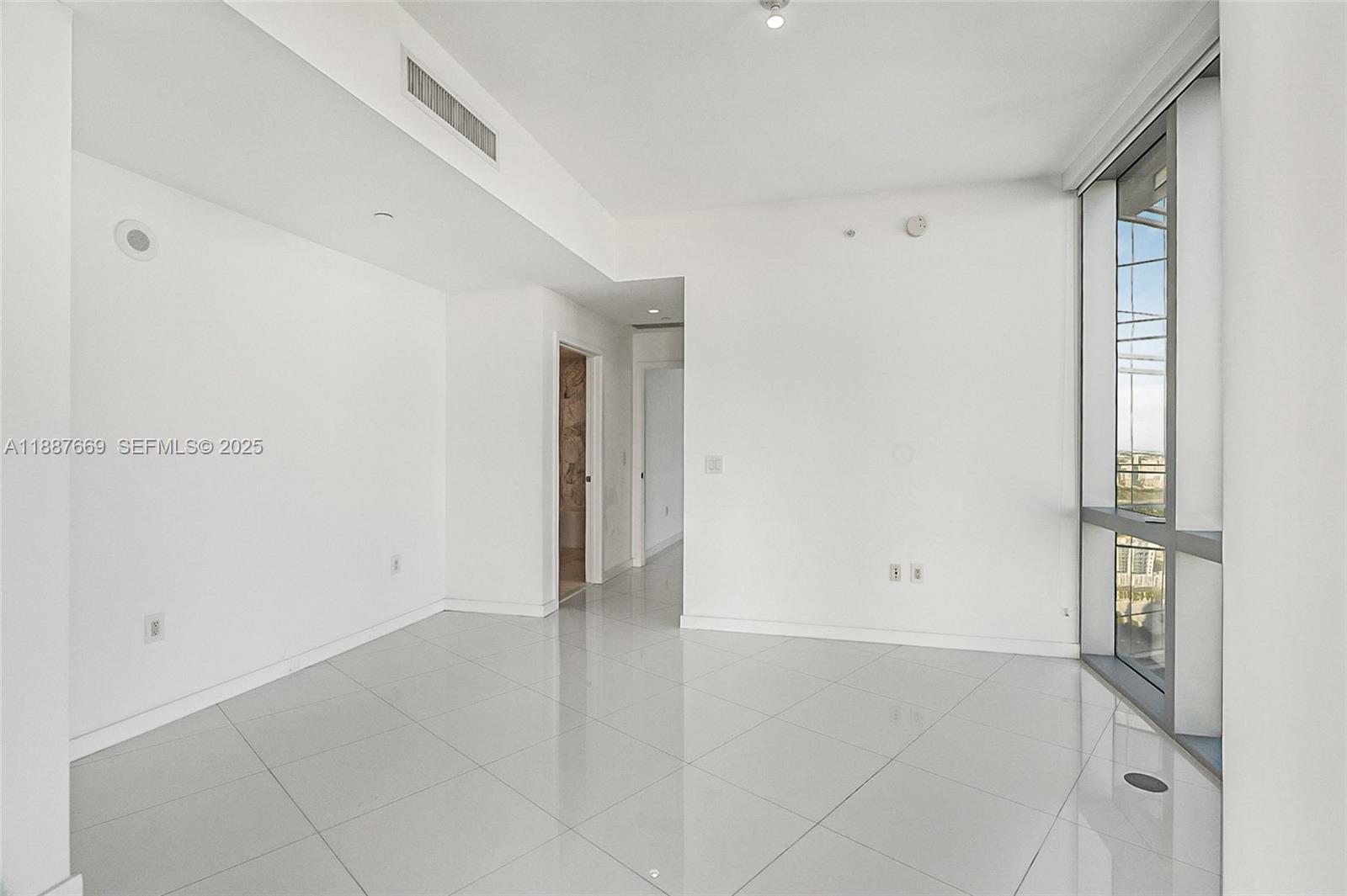 851 NE 1st Ave #2802, Miami FL 33132