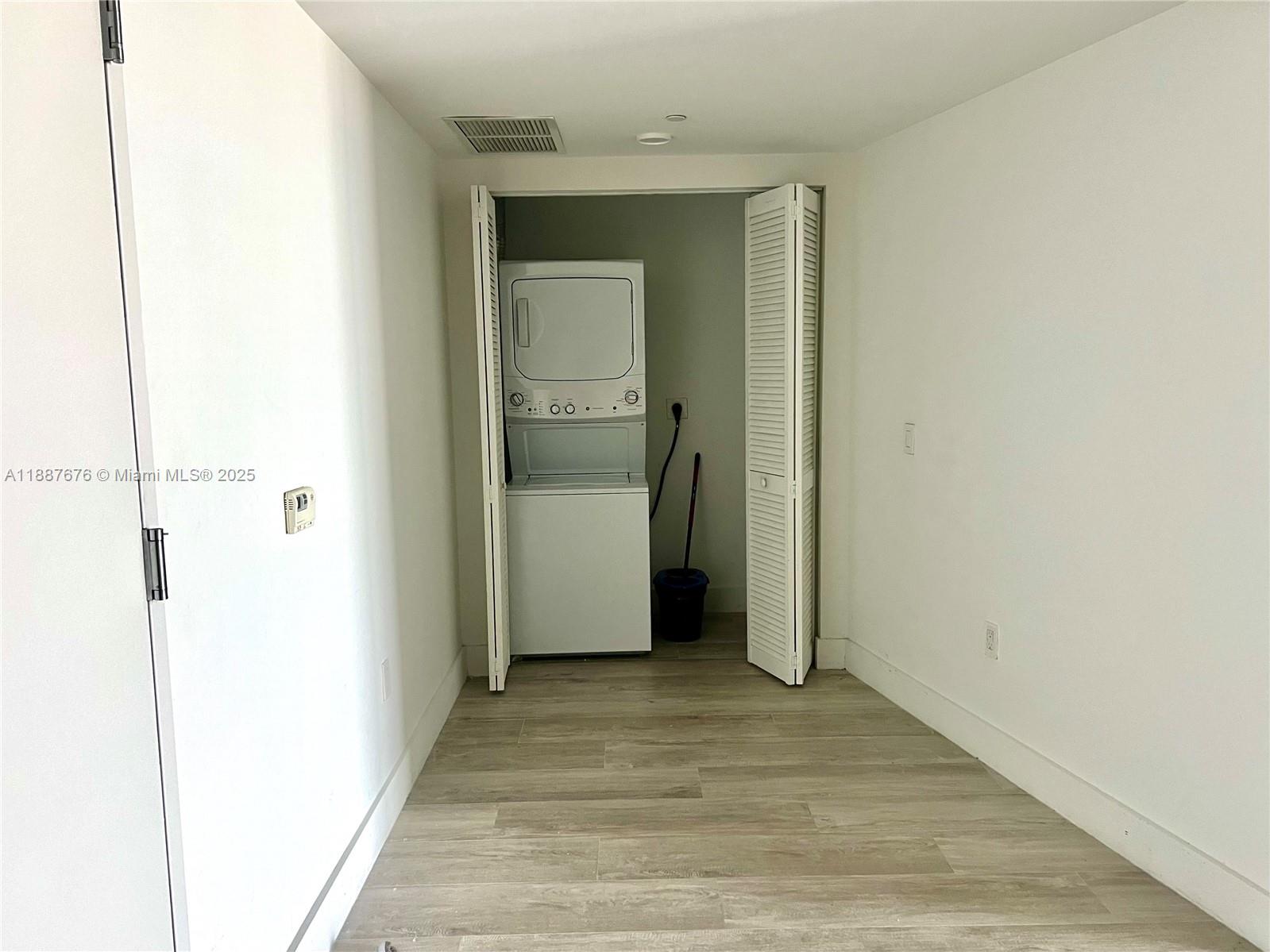 121 NE 34th St #1114, Miami FL 33137