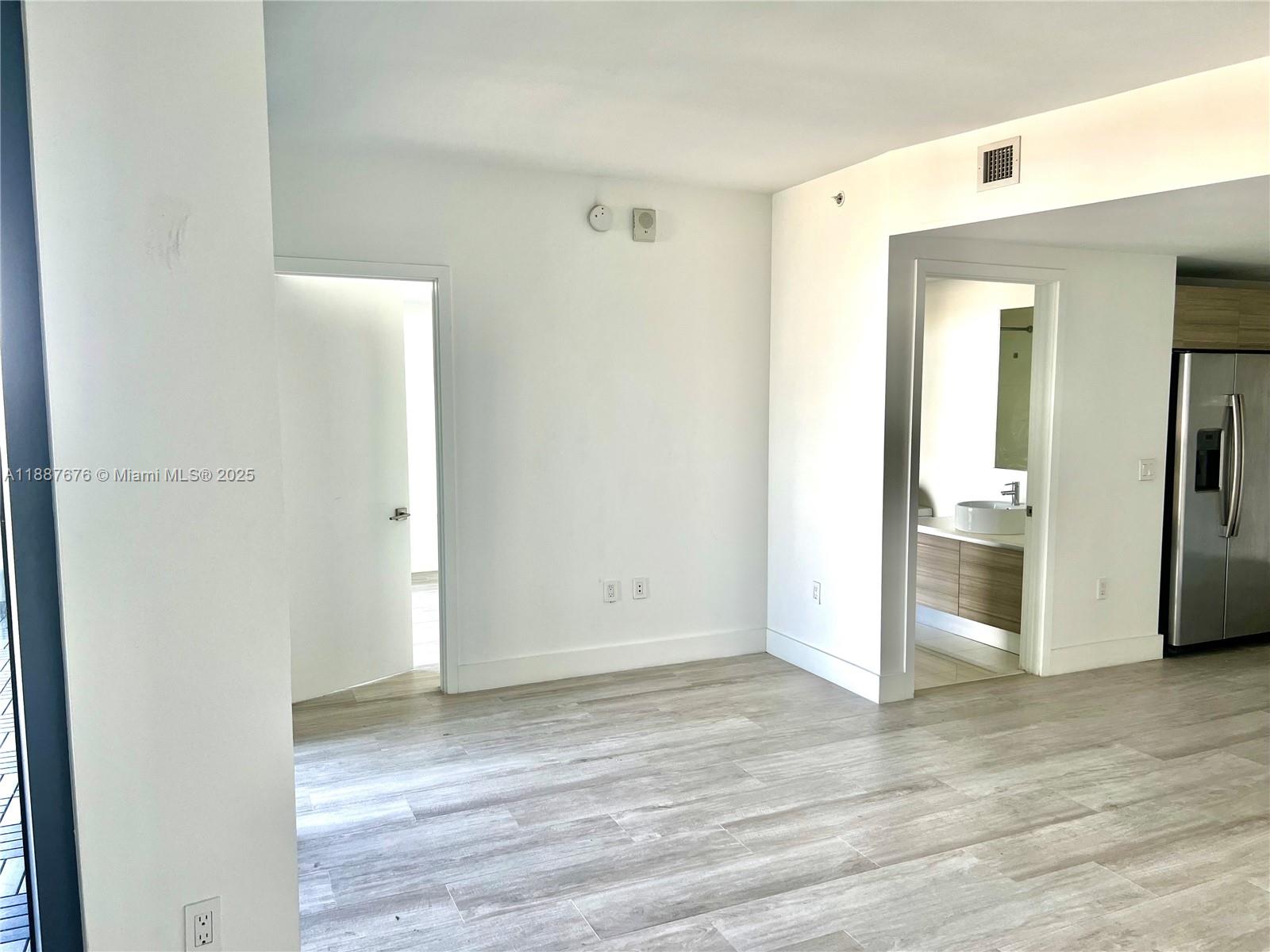 121 NE 34th St #1114, Miami FL 33137