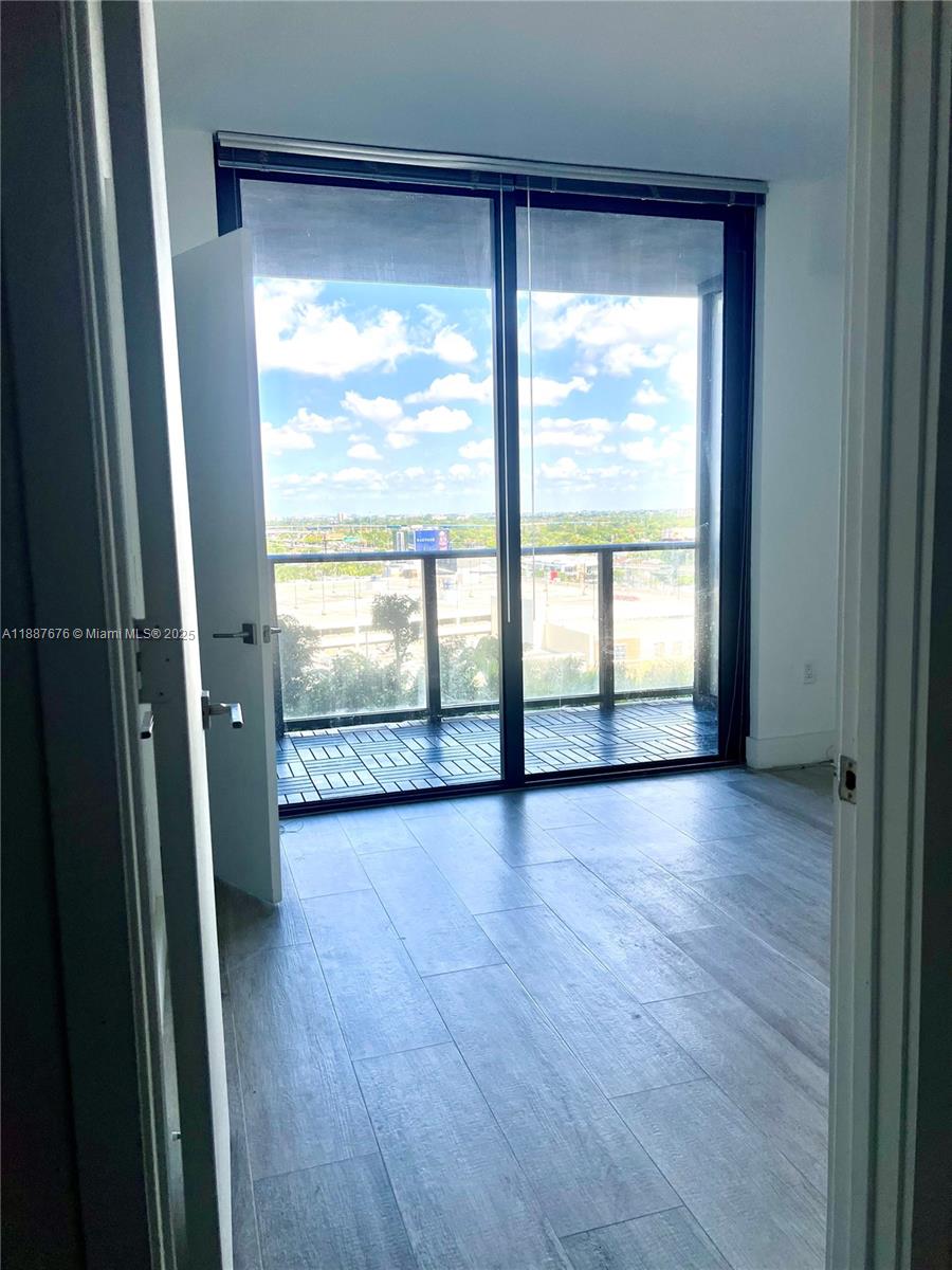 121 NE 34th St #1114, Miami FL 33137