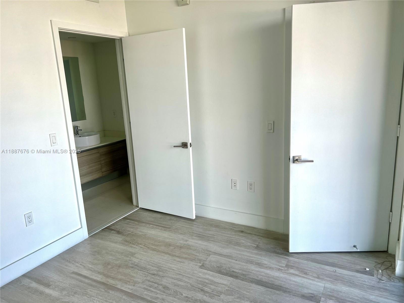 121 NE 34th St #1114, Miami FL 33137