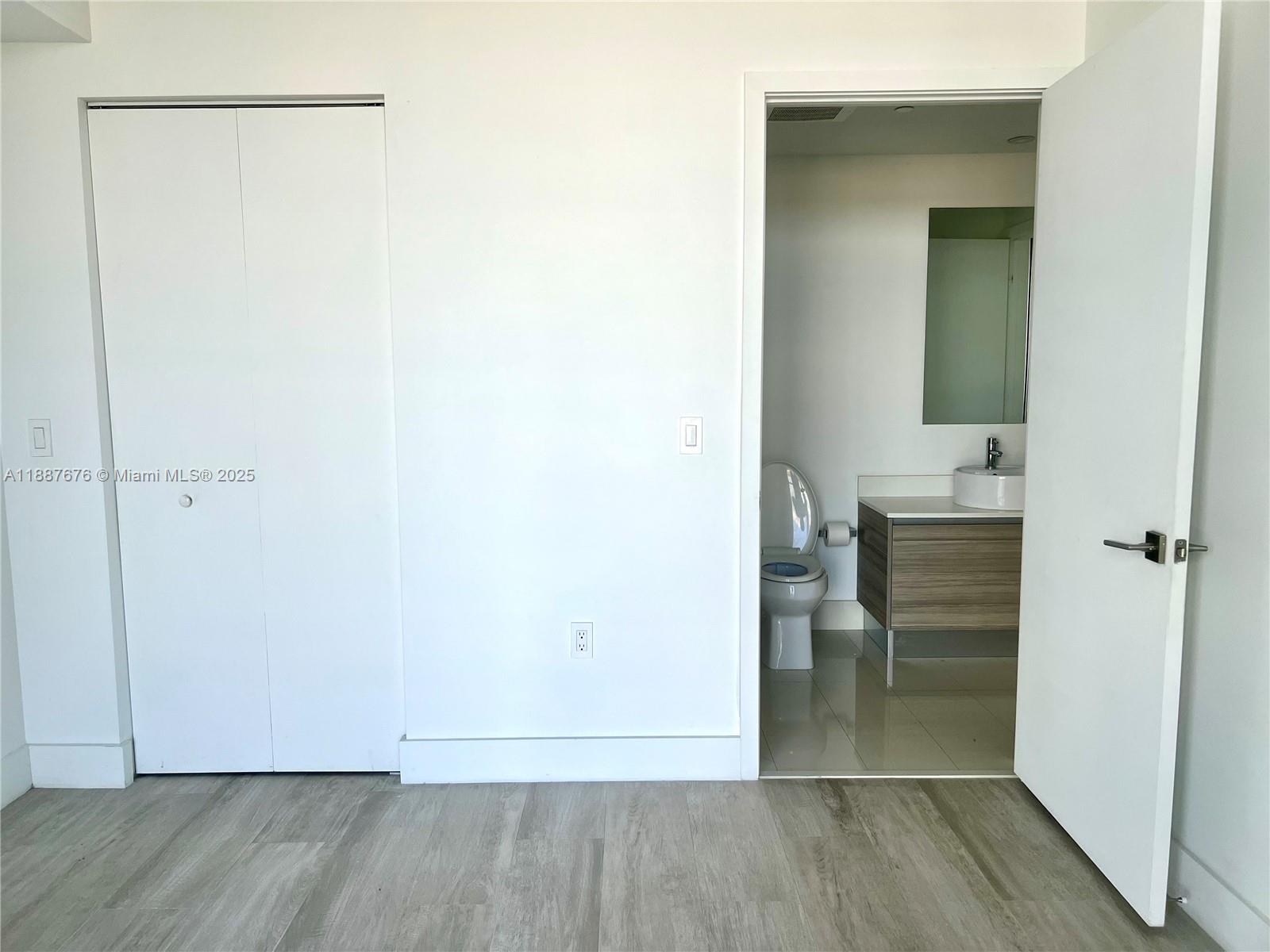 121 NE 34th St #1114, Miami FL 33137