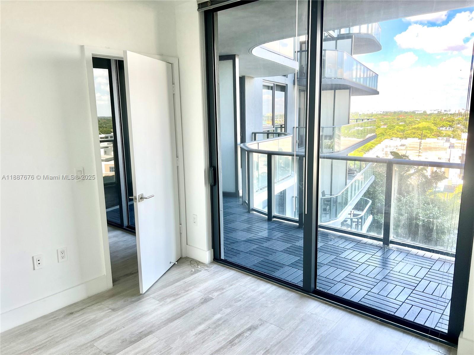 121 NE 34th St #1114, Miami FL 33137