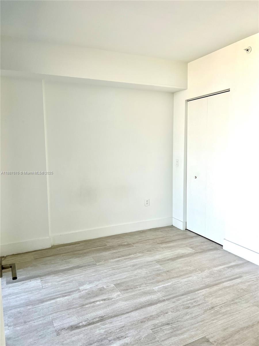 121 NE 34th St #1114, Miami FL 33137