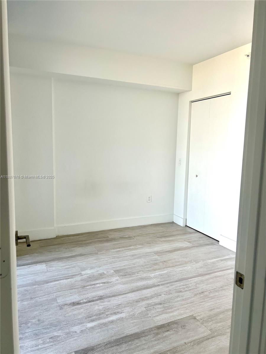 121 NE 34th St #1114, Miami FL 33137