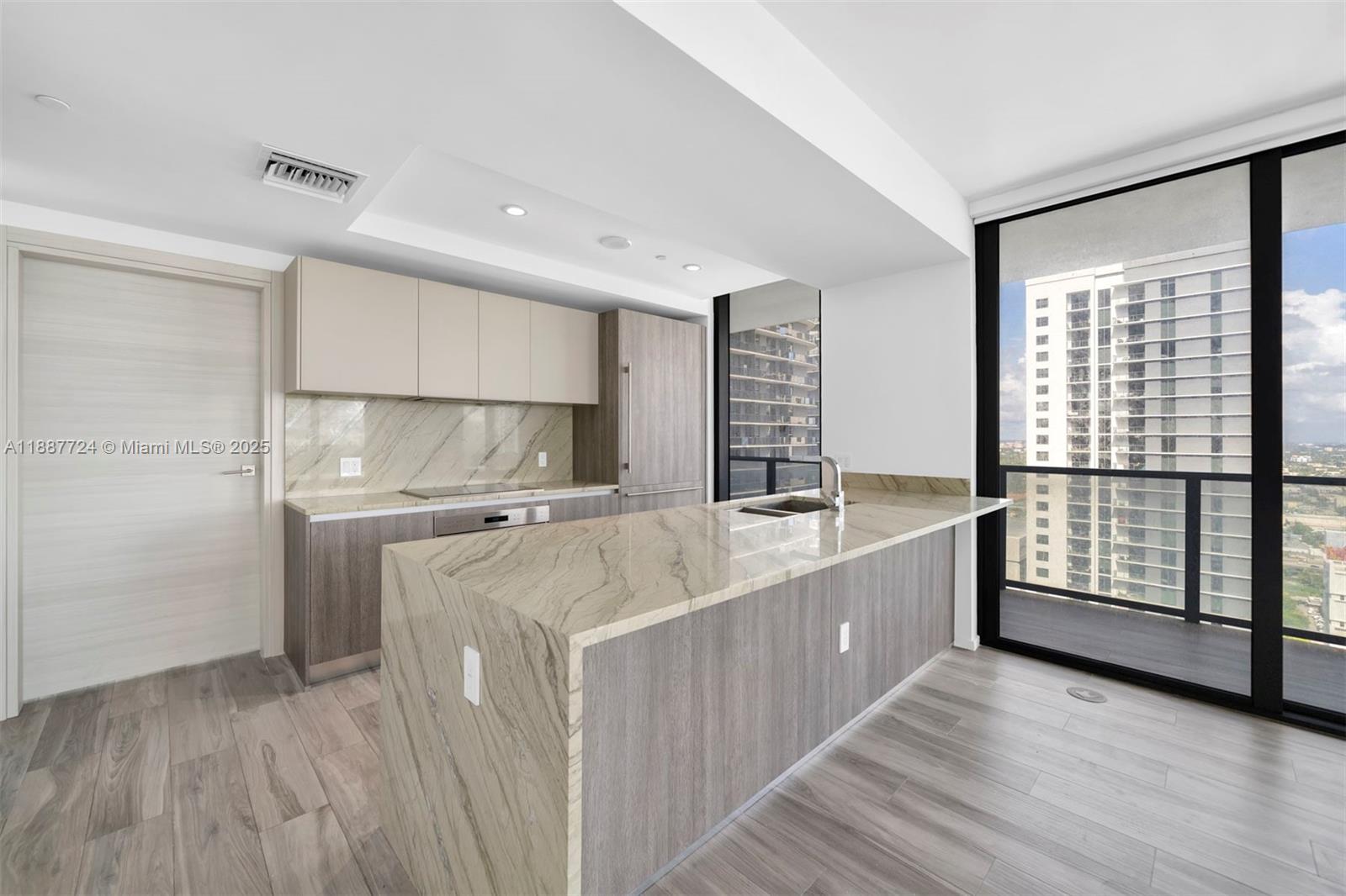 801 S Miami Ave #3809, Miami FL 33130