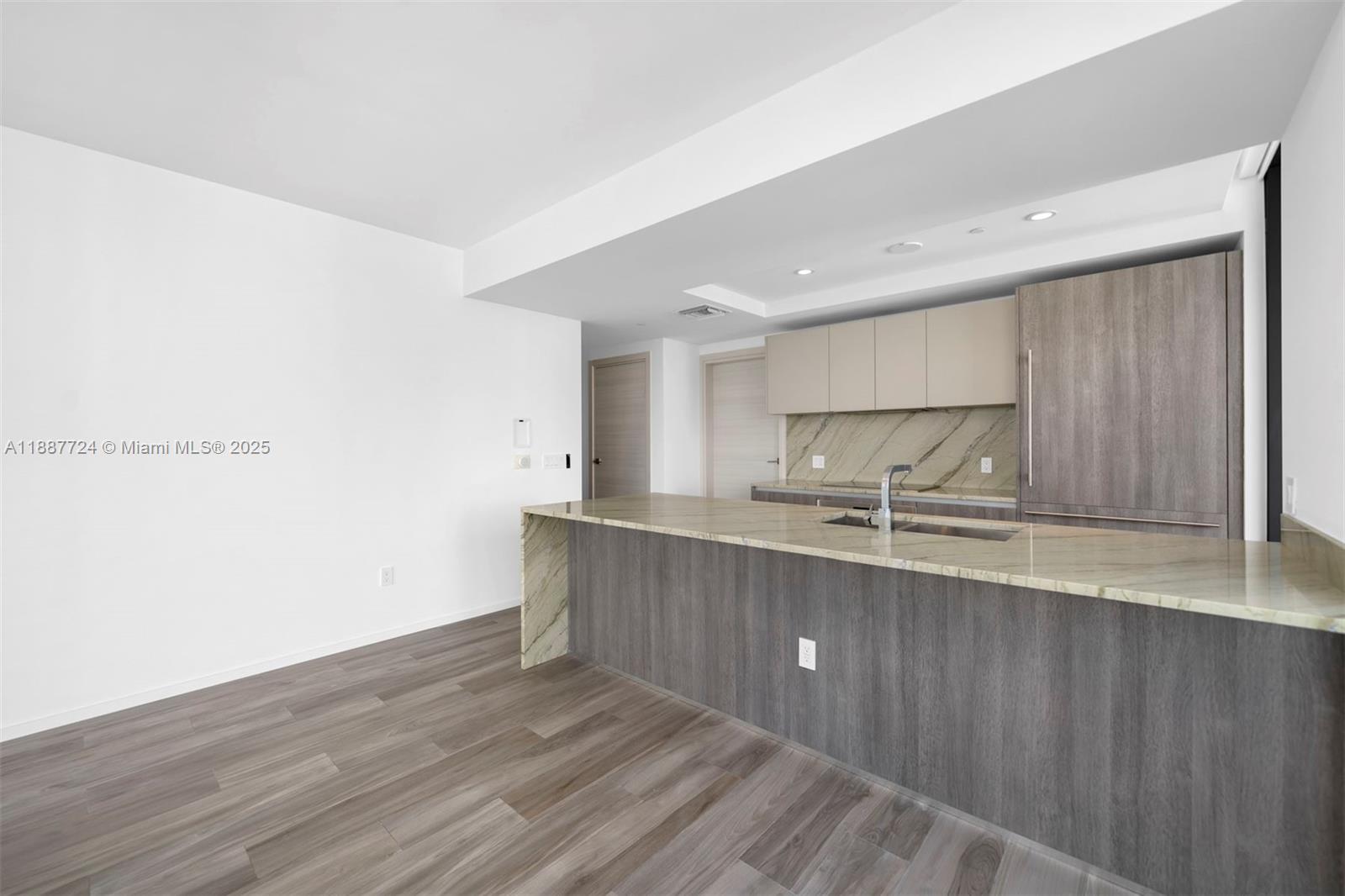801 S Miami Ave #3809, Miami FL 33130