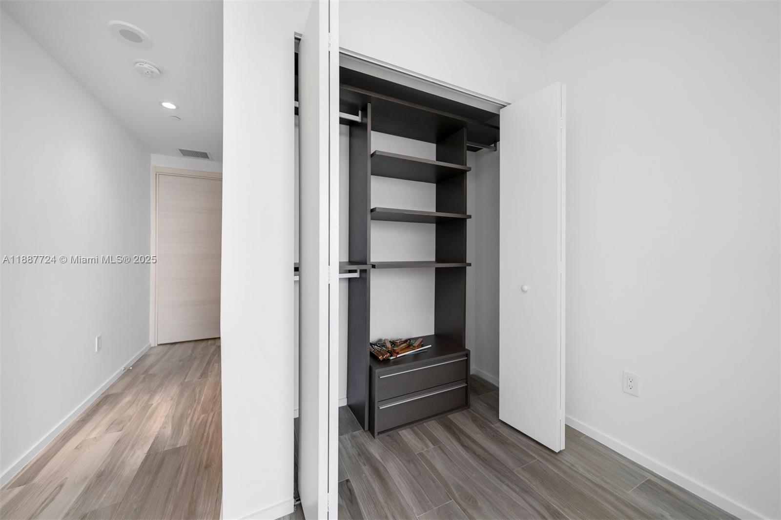 801 S Miami Ave #3809, Miami FL 33130