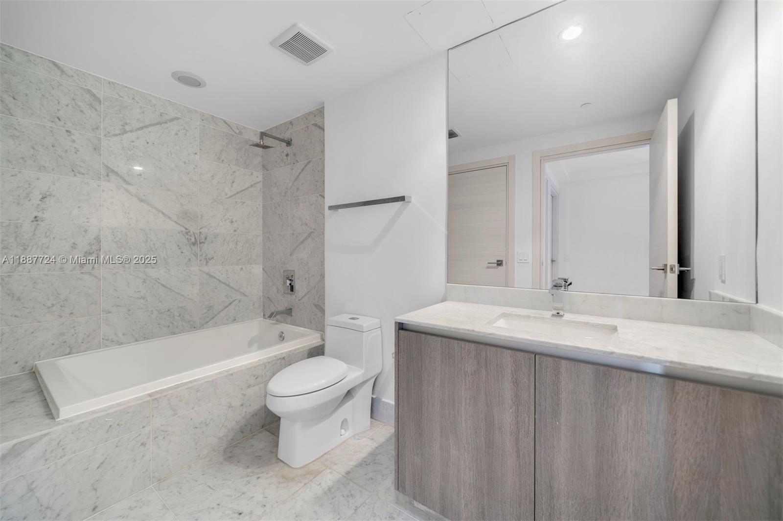 801 S Miami Ave #3809, Miami FL 33130