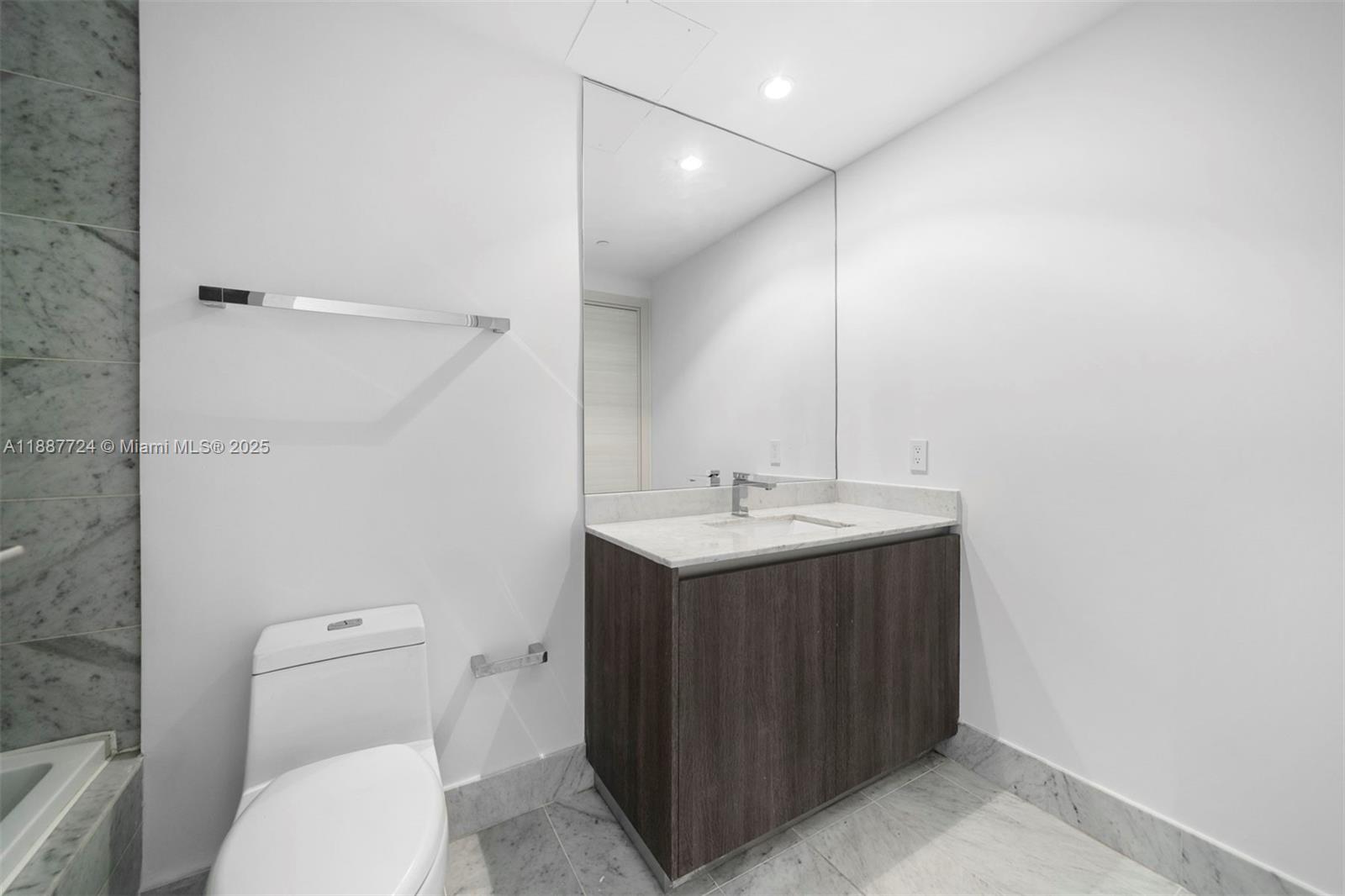 801 S Miami Ave #3809, Miami FL 33130