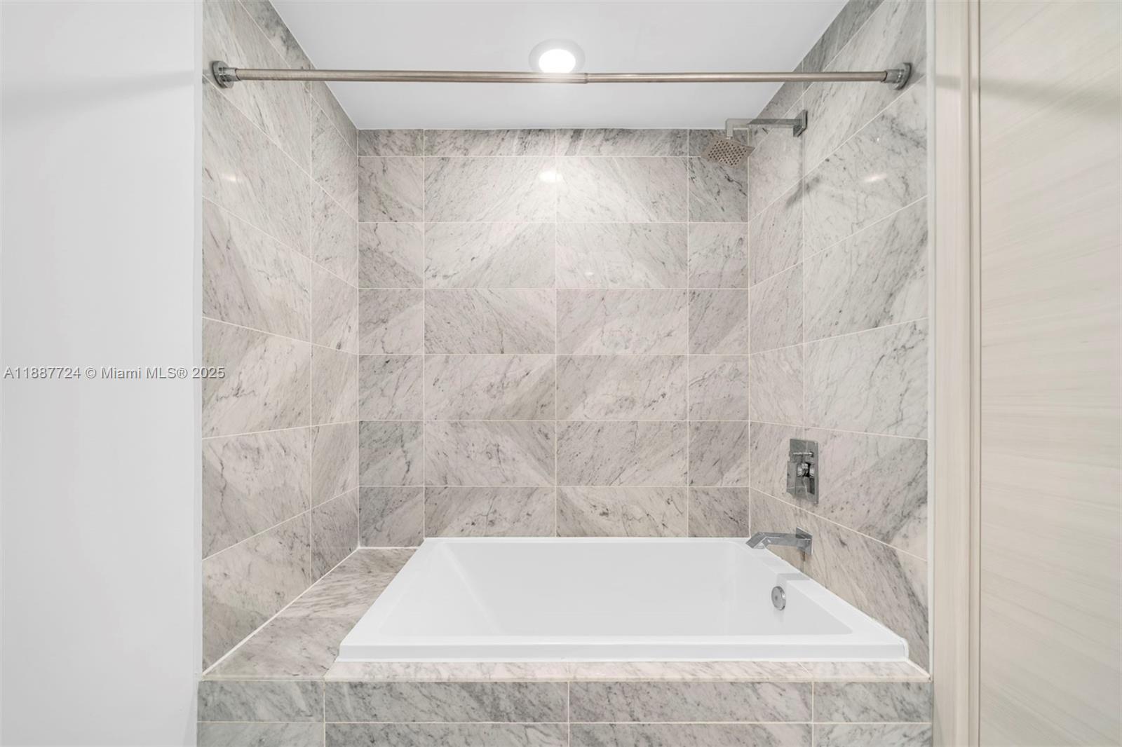 801 S Miami Ave #3809, Miami FL 33130