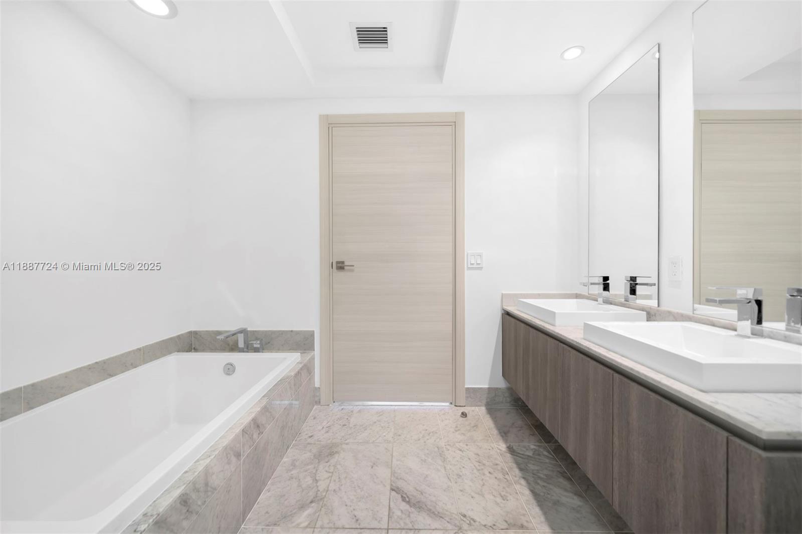 801 S Miami Ave #3809, Miami FL 33130