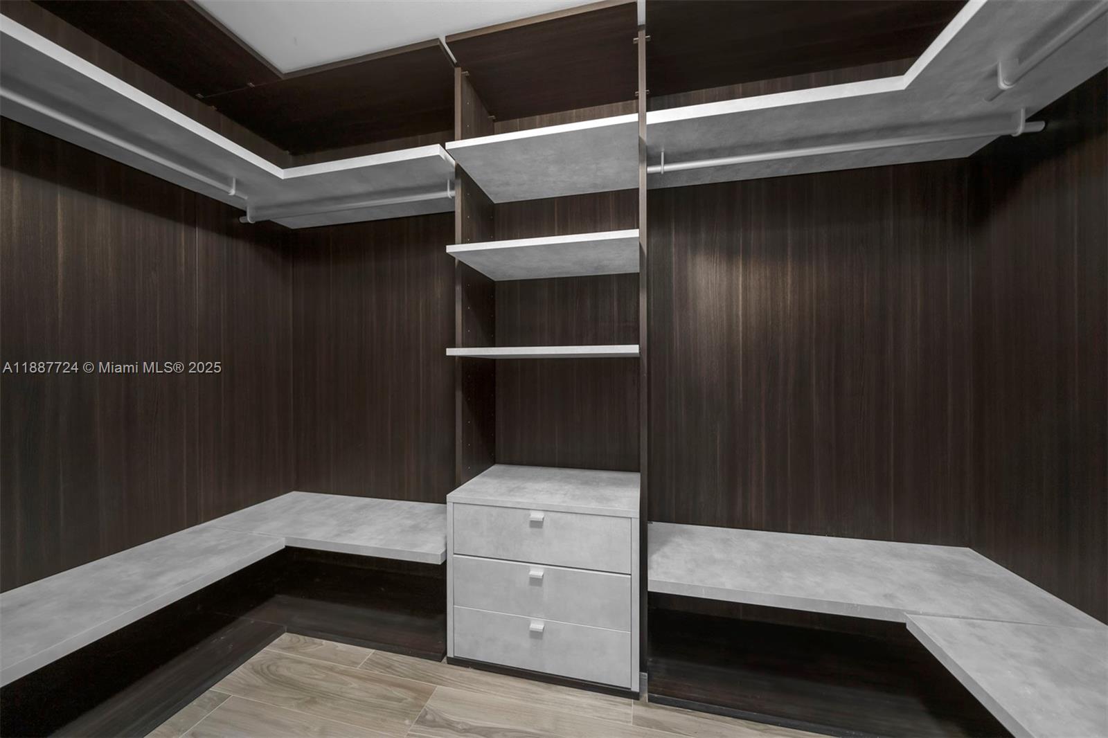 801 S Miami Ave #3809, Miami FL 33130