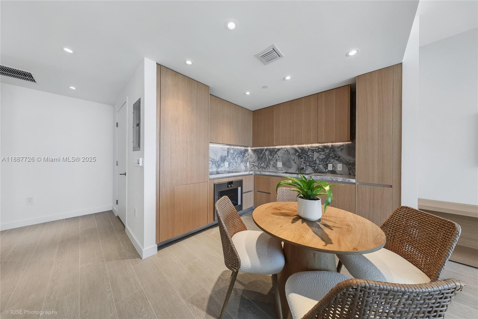 500 Alton Rd #1906, Miami Beach FL 33139