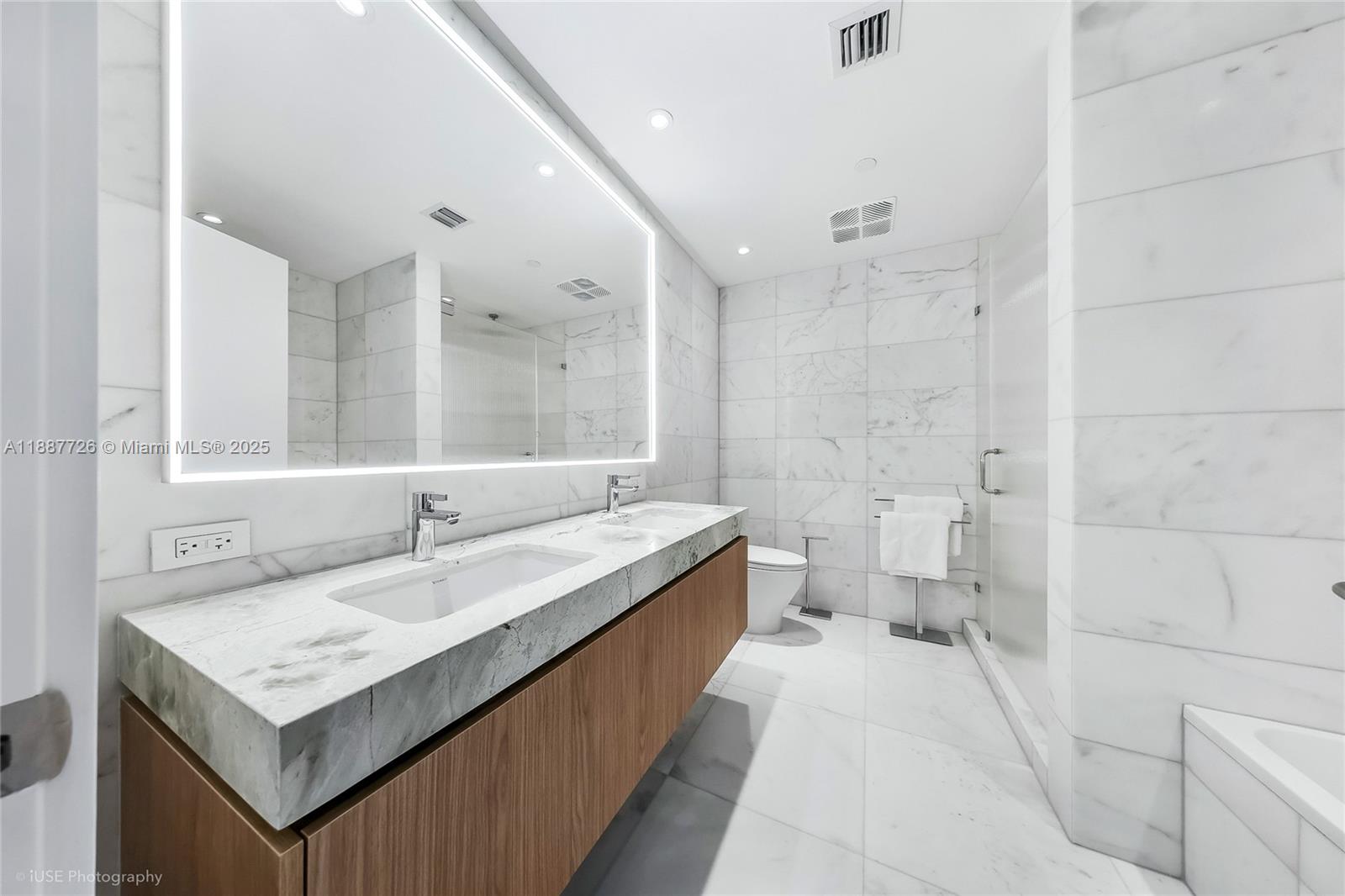 500 Alton Rd #1906, Miami Beach FL 33139