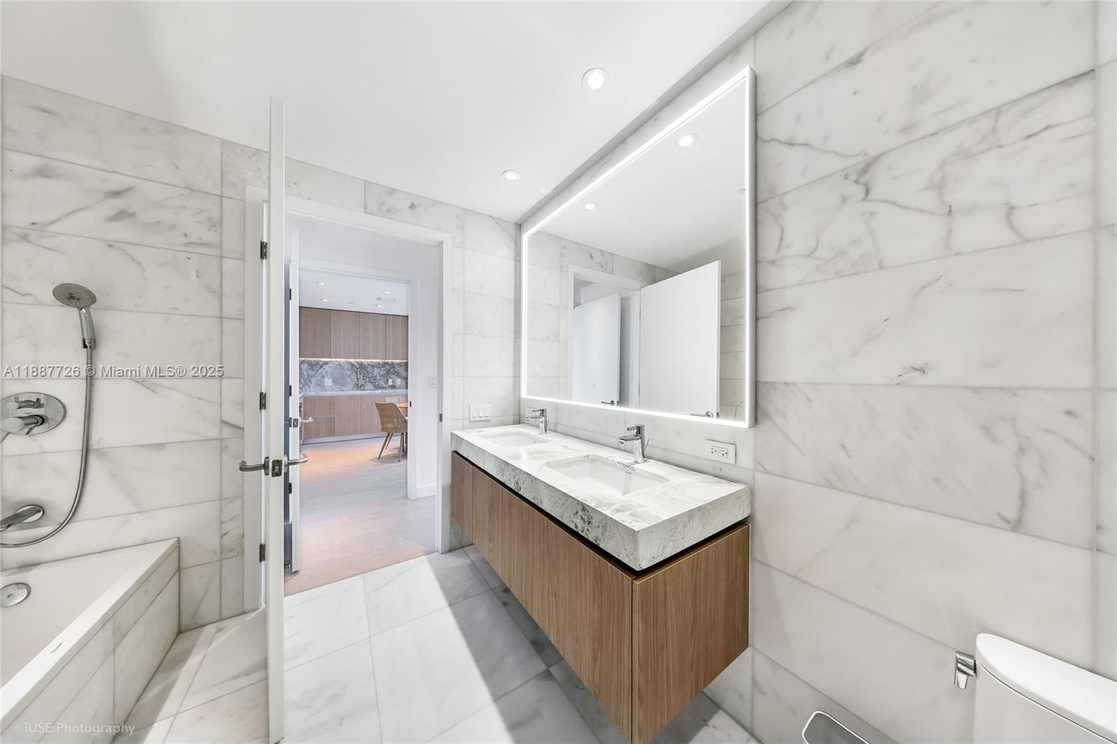 500 Alton Rd #1906, Miami Beach FL 33139