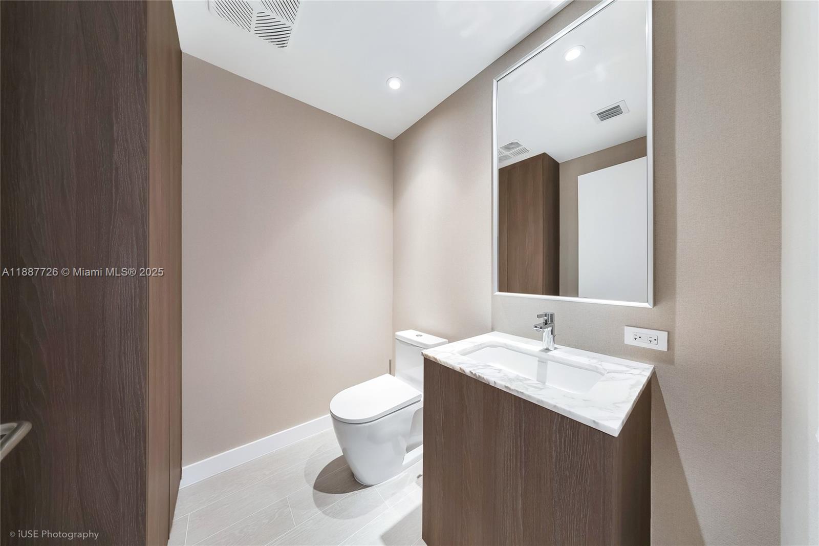 500 Alton Rd #1906, Miami Beach FL 33139