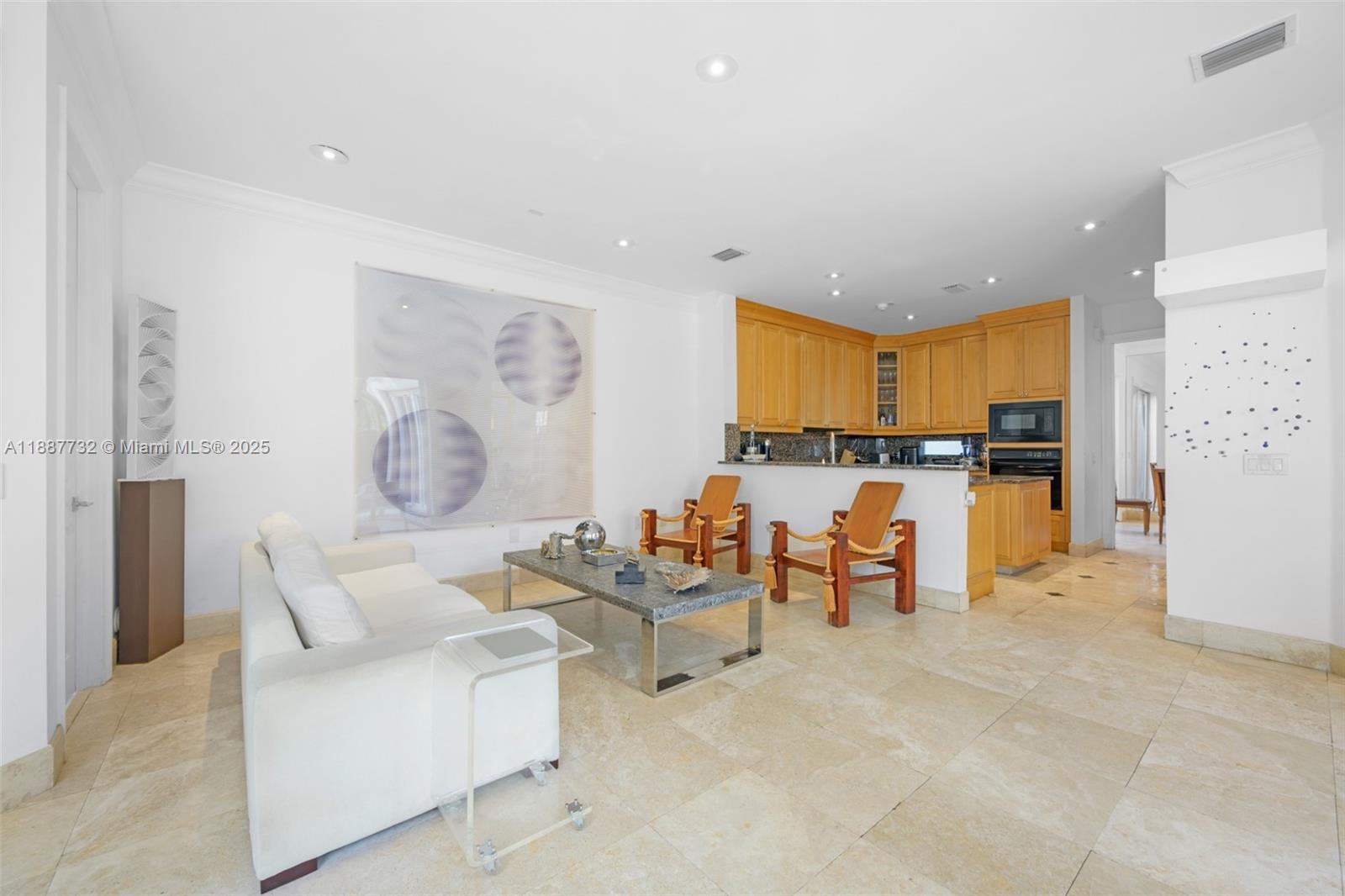 19460 39th Ct, Sunny Isles Beach FL 33160
