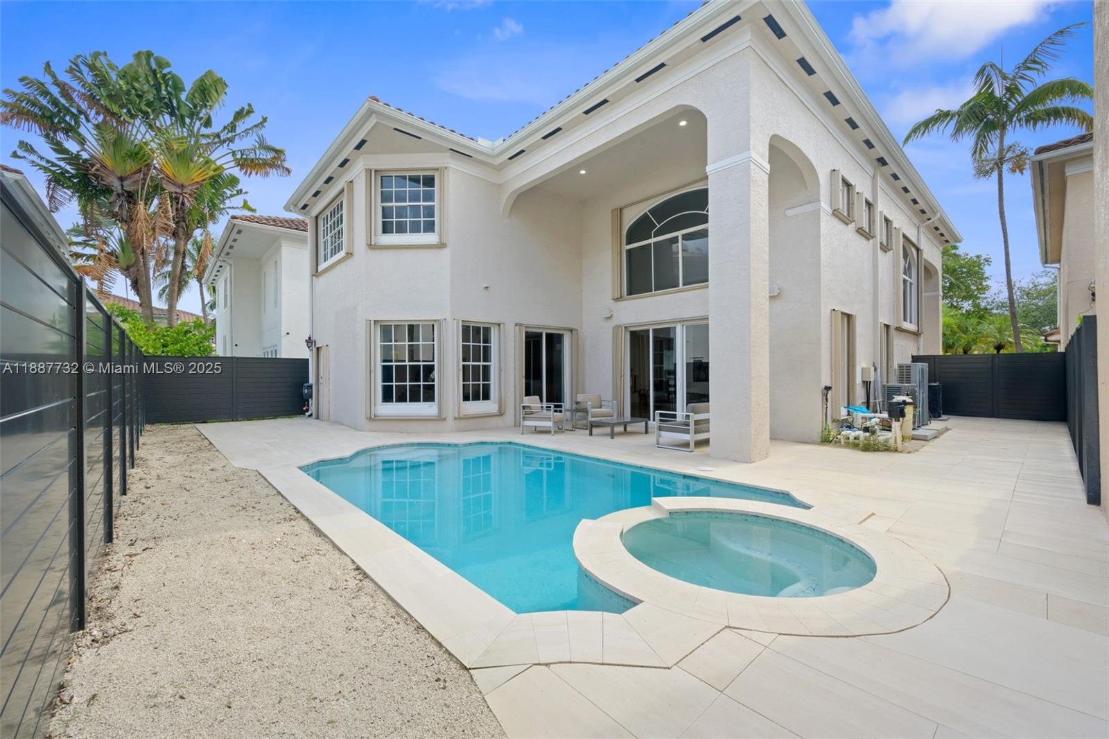 19460 39th Ct, Sunny Isles Beach FL 33160