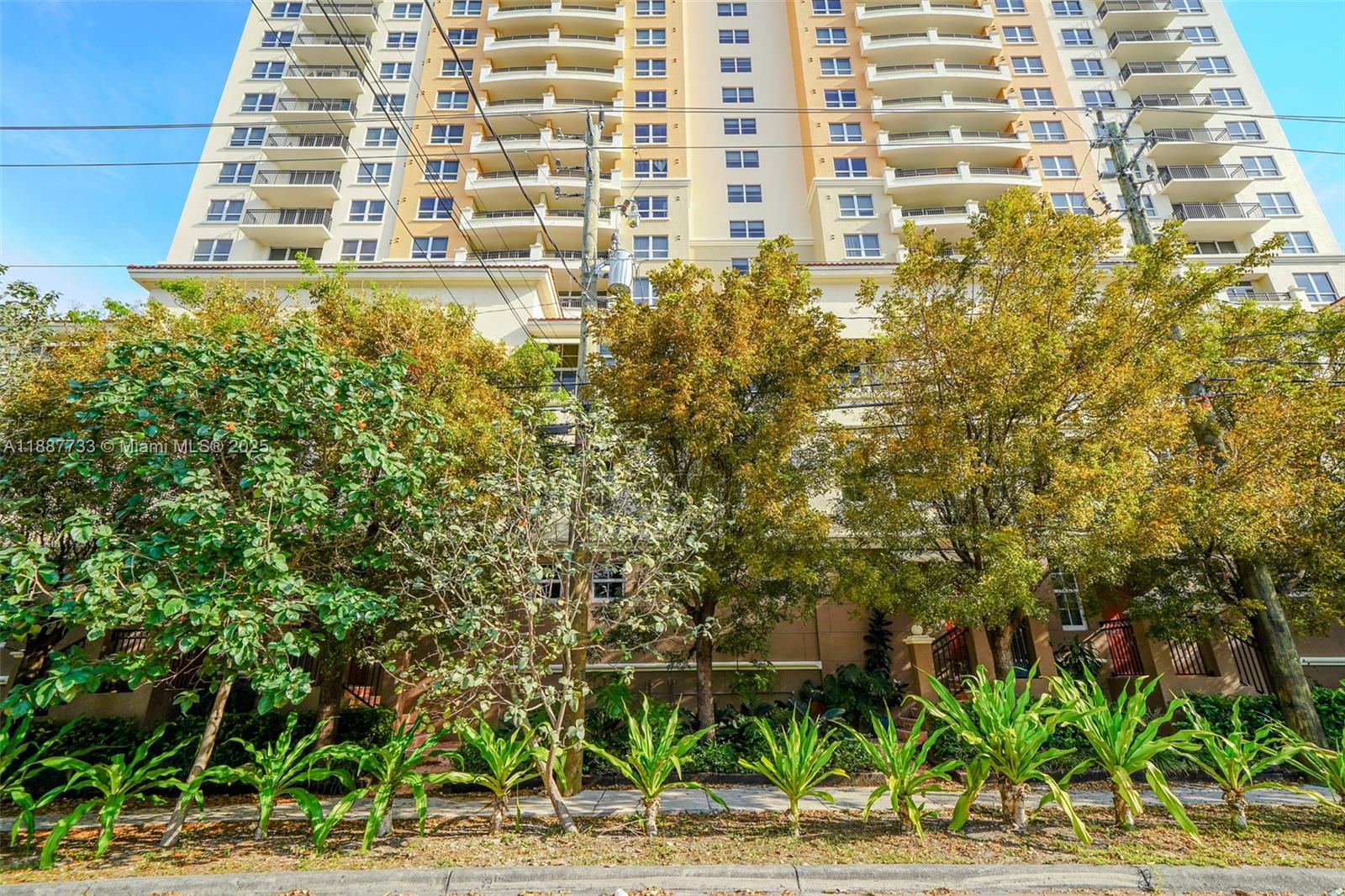 3232 SW 22nd Ter #TH 115, Miami FL 33145