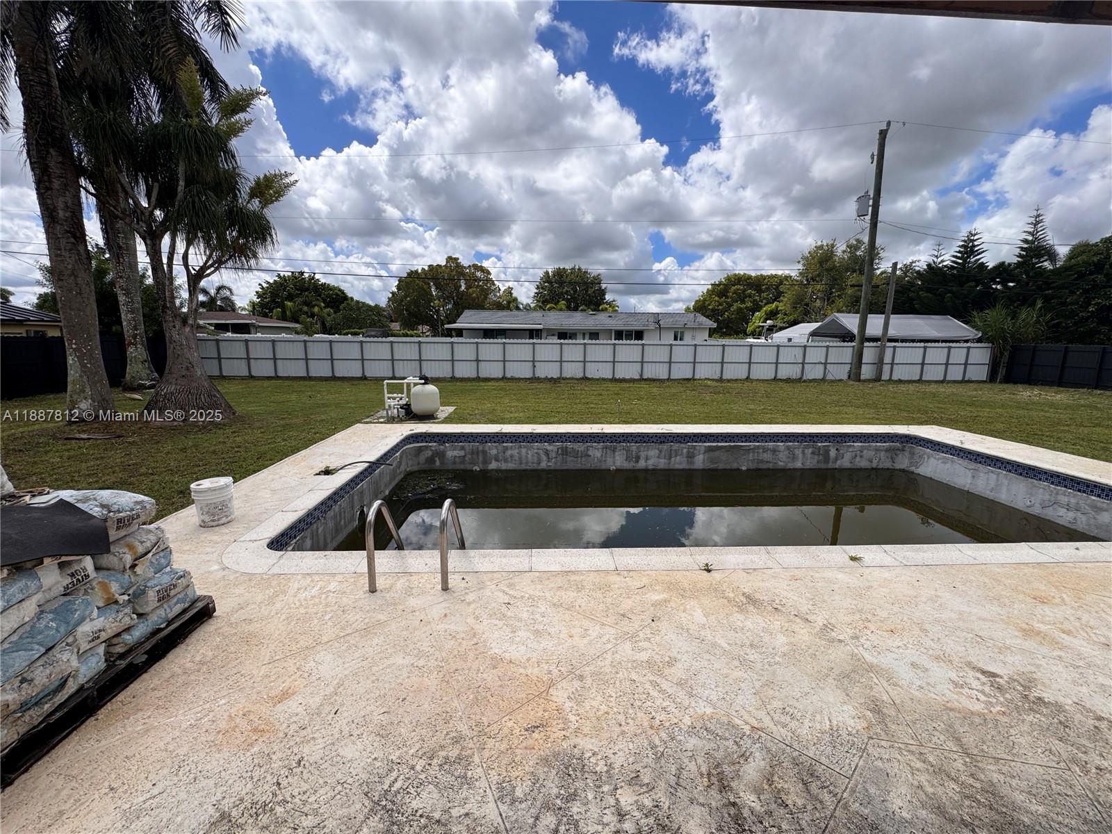 444 NW 21st St, Homestead FL 33030