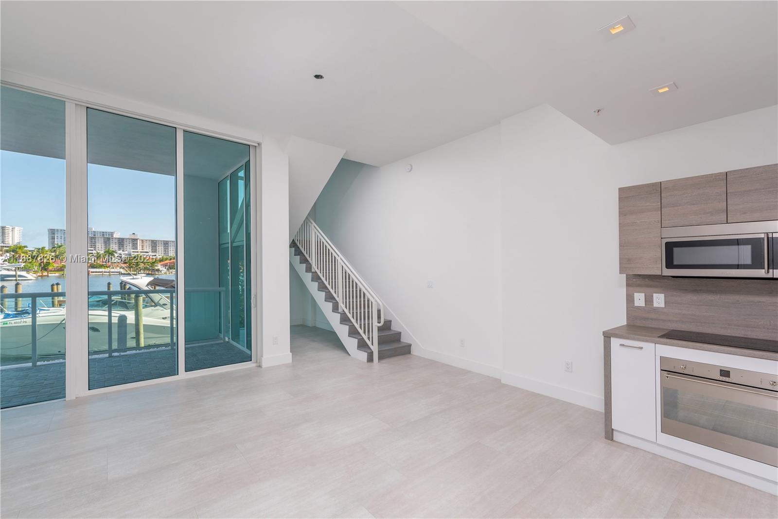 400 Sunny Isles Blvd #121, Sunny Isles Beach FL 33160
