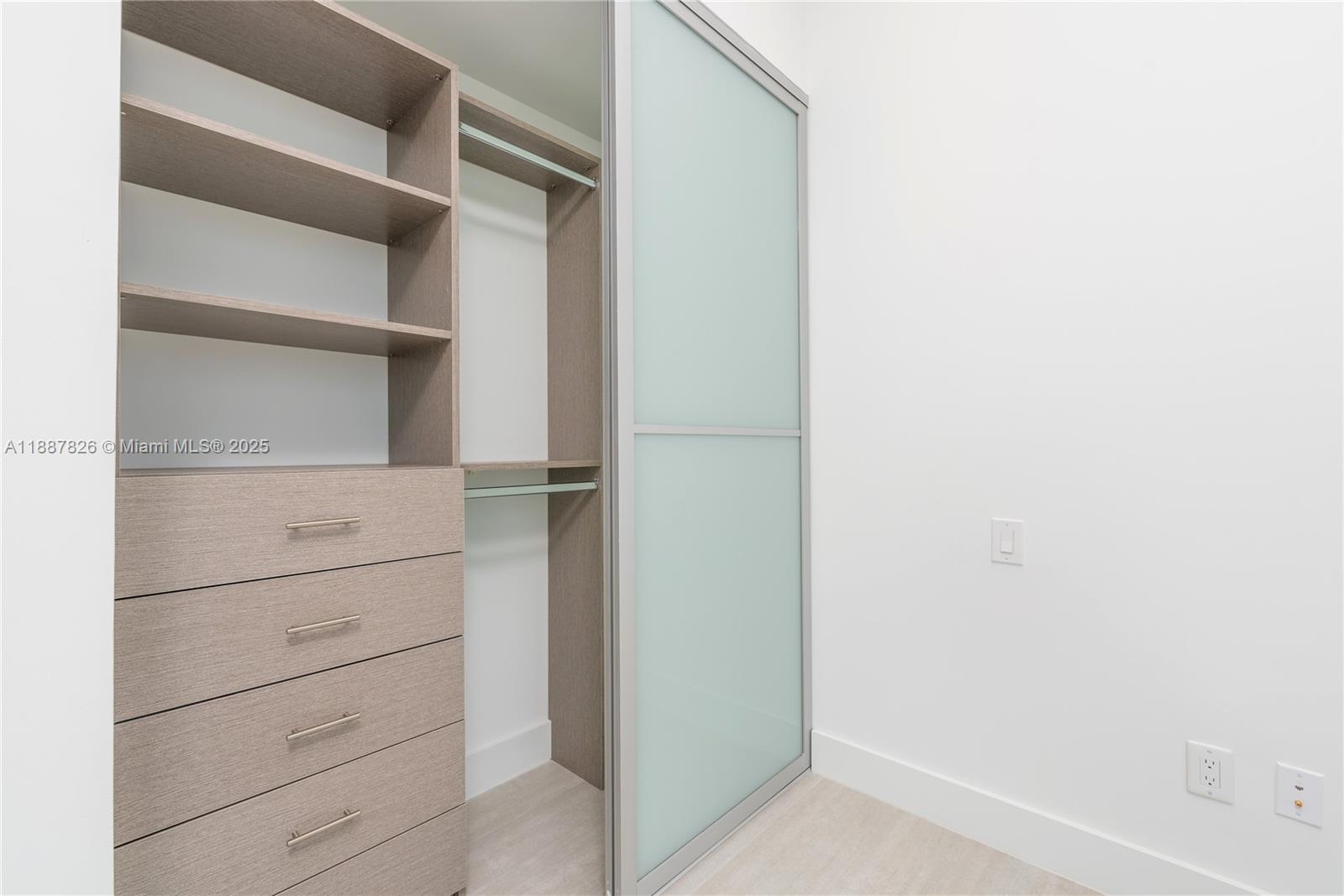 400 Sunny Isles Blvd #121, Sunny Isles Beach FL 33160