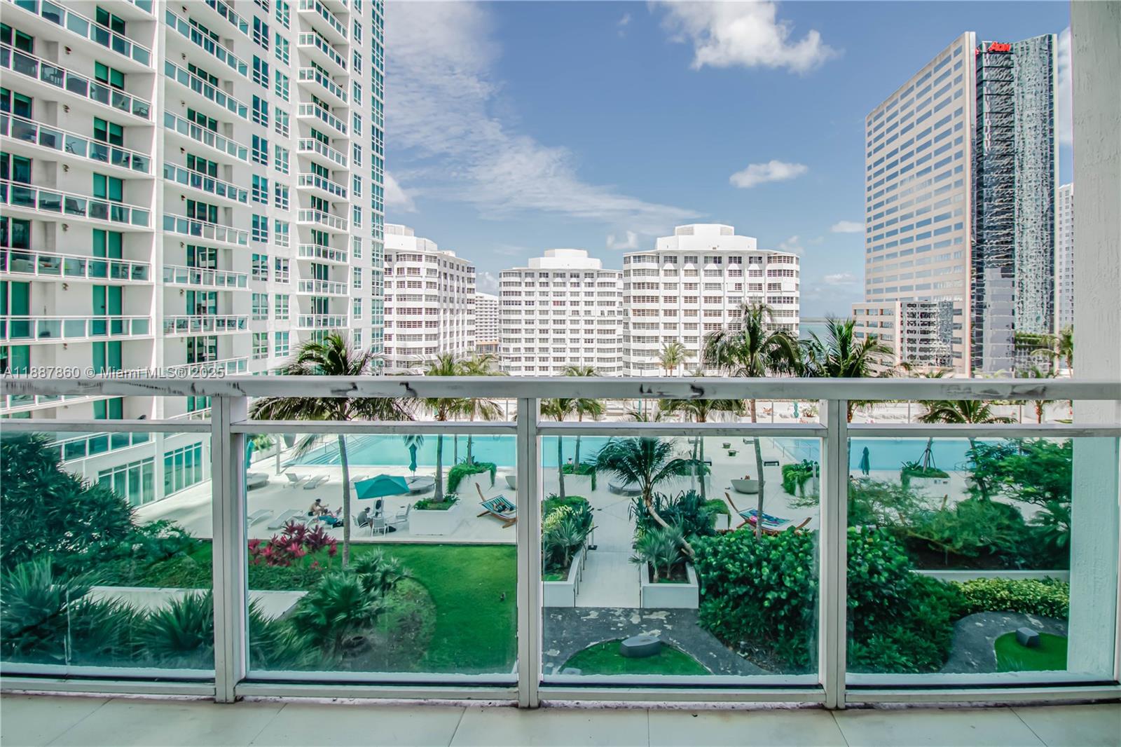 951 Brickell Ave #1402, Miami FL 33131