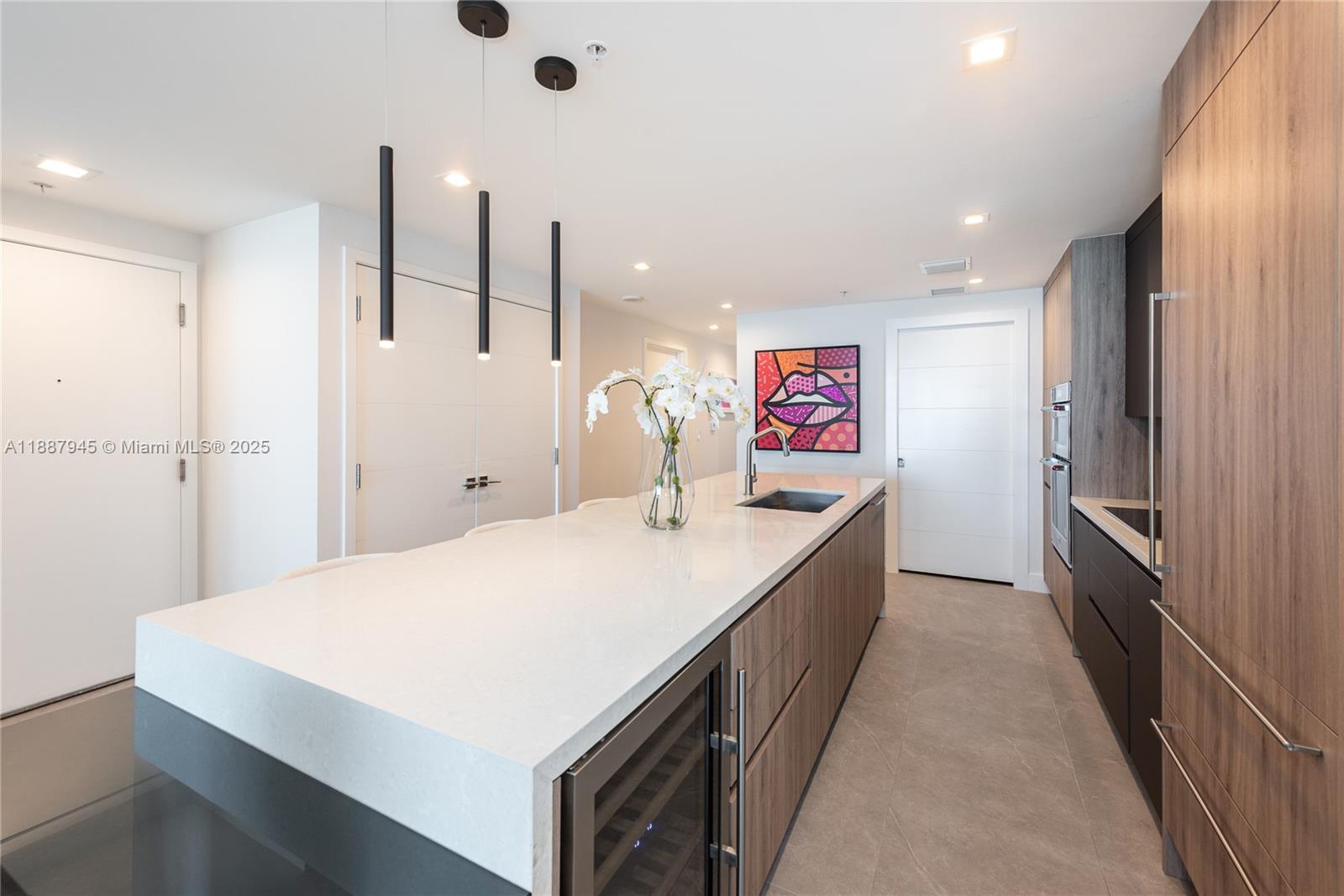 3801 Collins Ave #1502, Miami Beach FL 33140