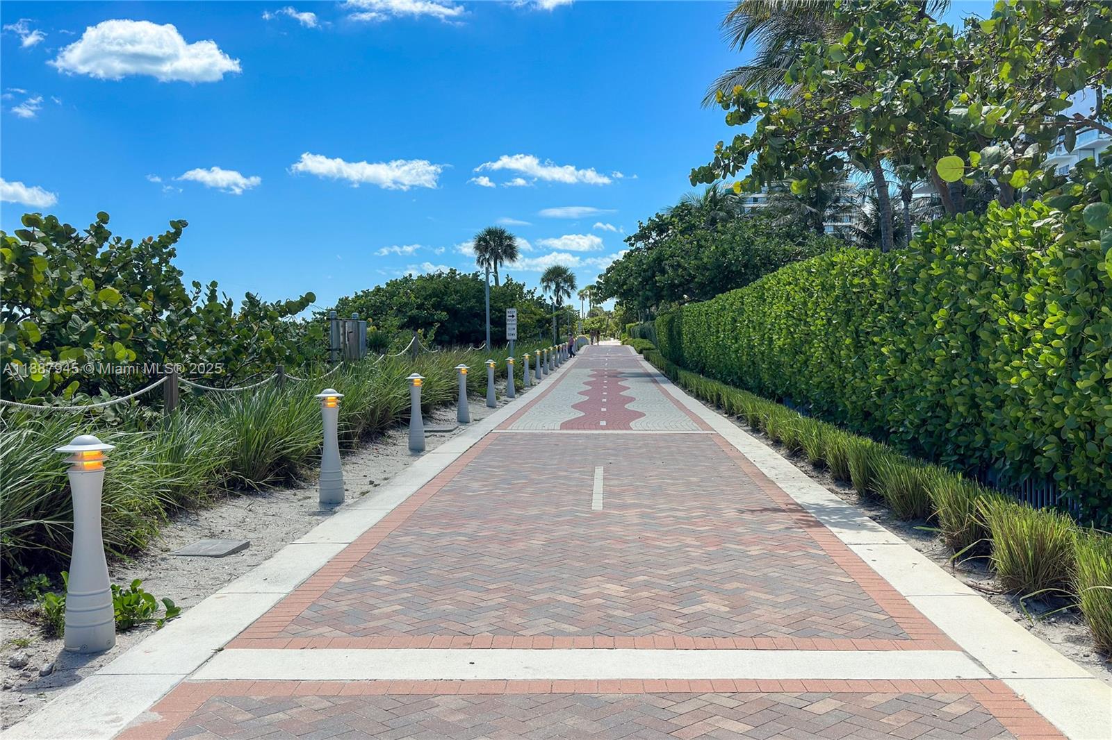 3801 Collins Ave #1502, Miami Beach FL 33140
