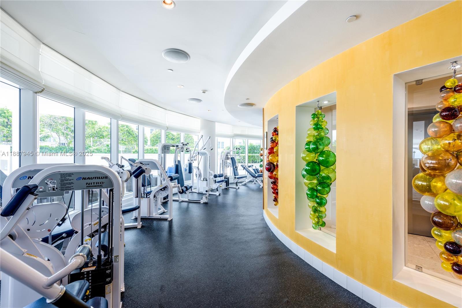 3801 Collins Ave #1502, Miami Beach FL 33140