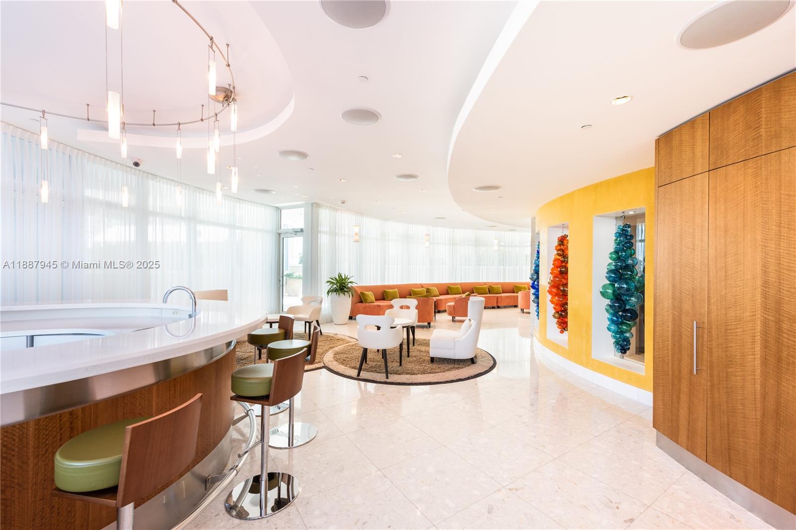 3801 Collins Ave #1502, Miami Beach FL 33140