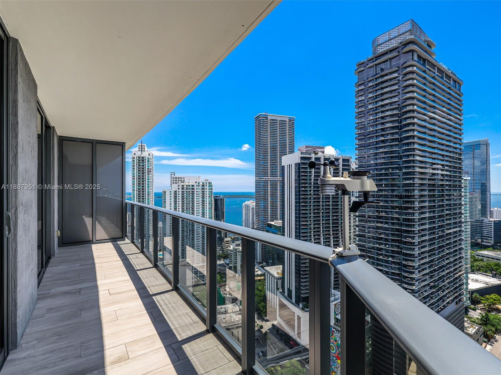 45 SW 9th St #3905, Miami FL 33130