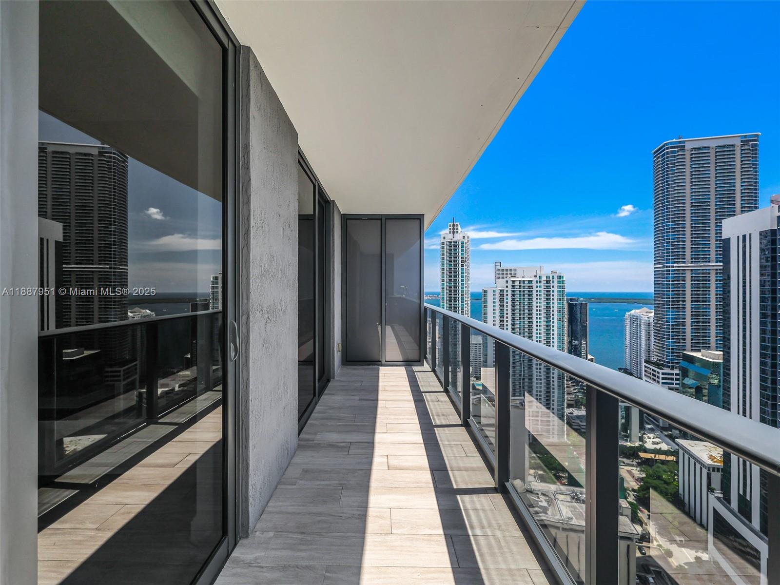 45 SW 9th St #3905, Miami FL 33130