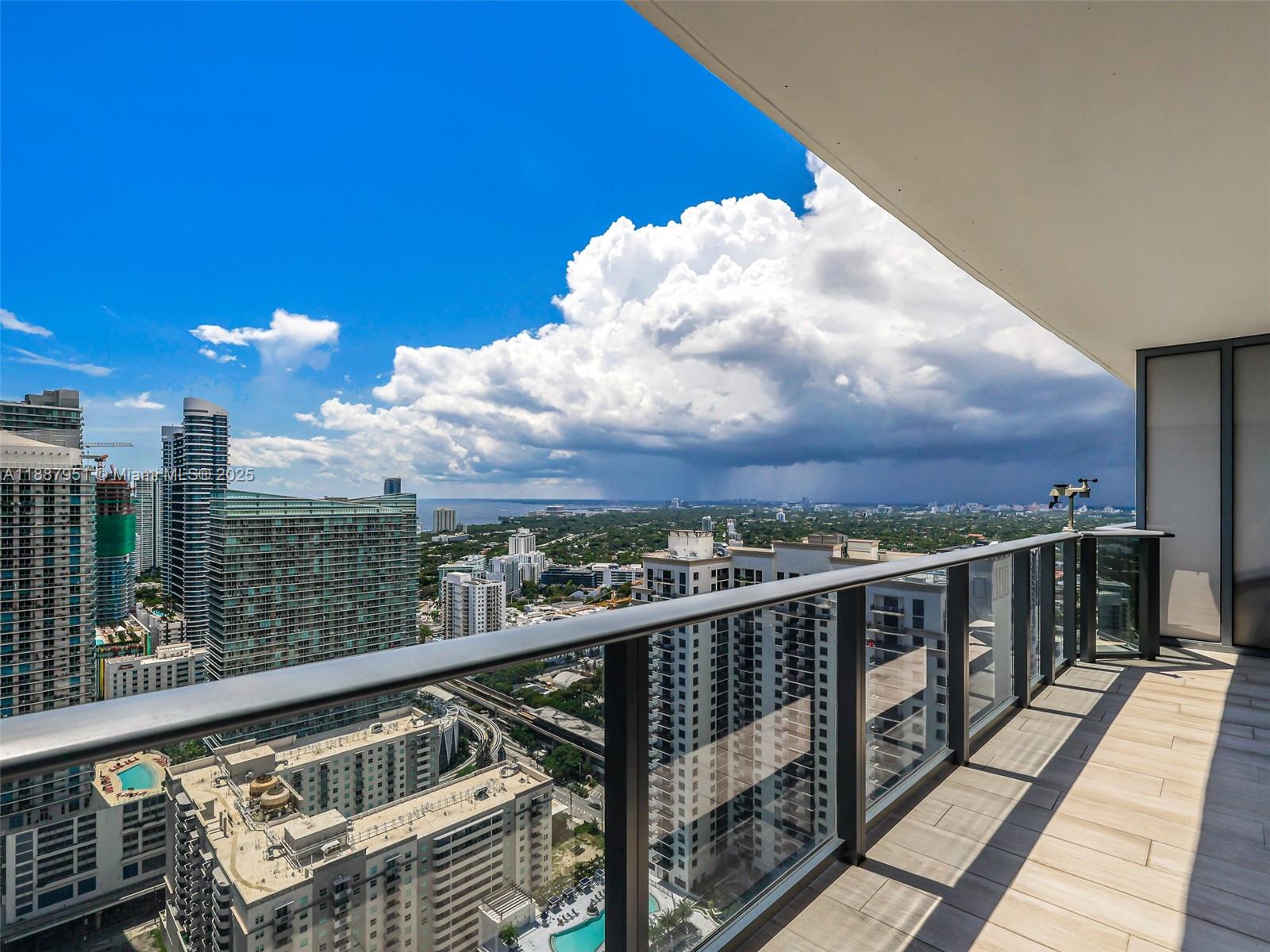 45 SW 9th St #3905, Miami FL 33130