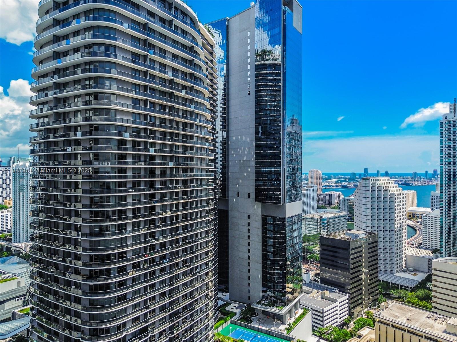 45 SW 9th St #3905, Miami FL 33130